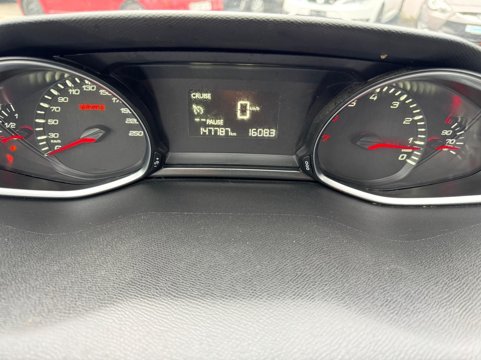 PEUGEOT 308 1.2 THP Allure-image-4