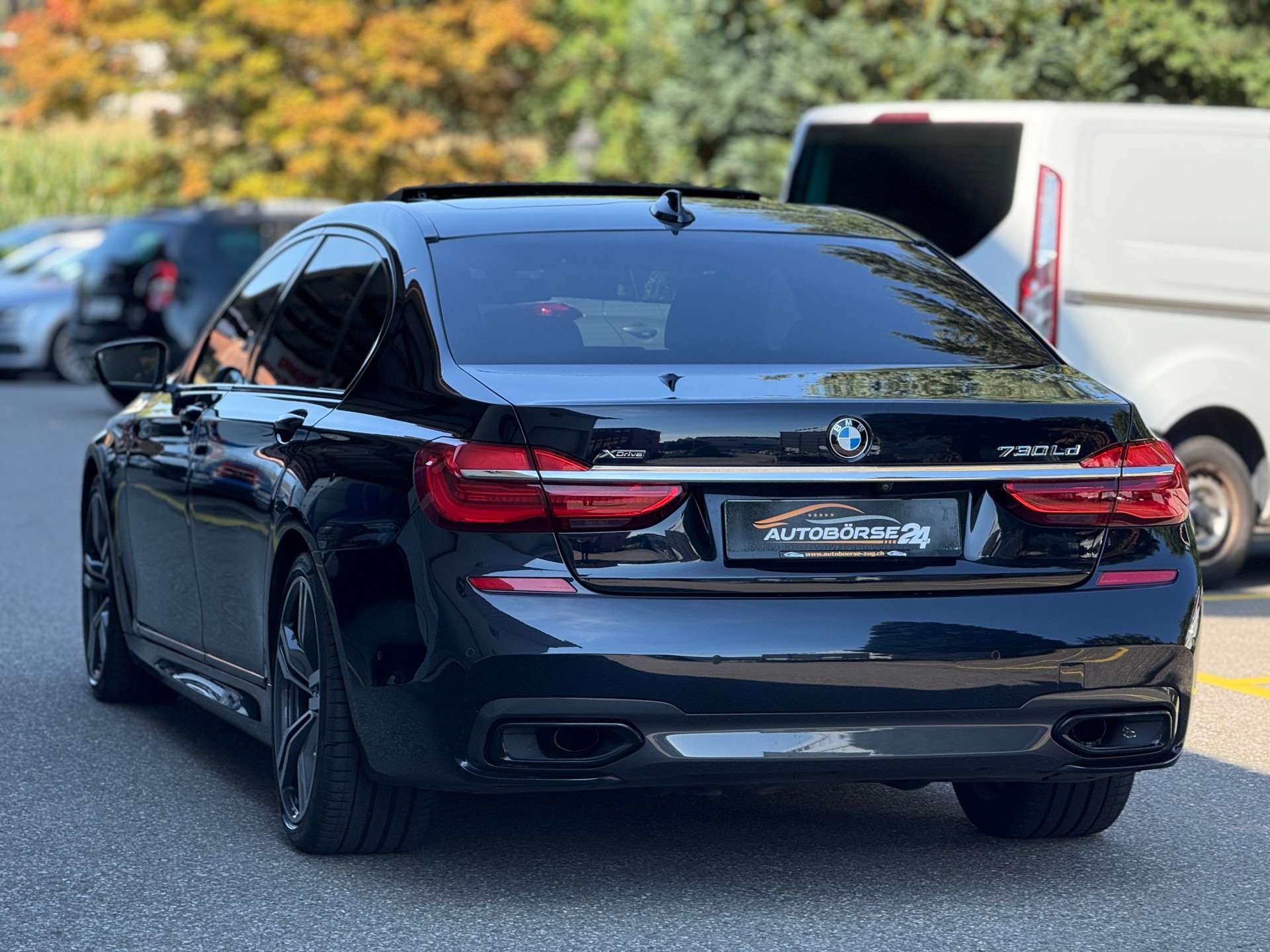BMW 730Ld xDrive Steptronic-showroom-element-3