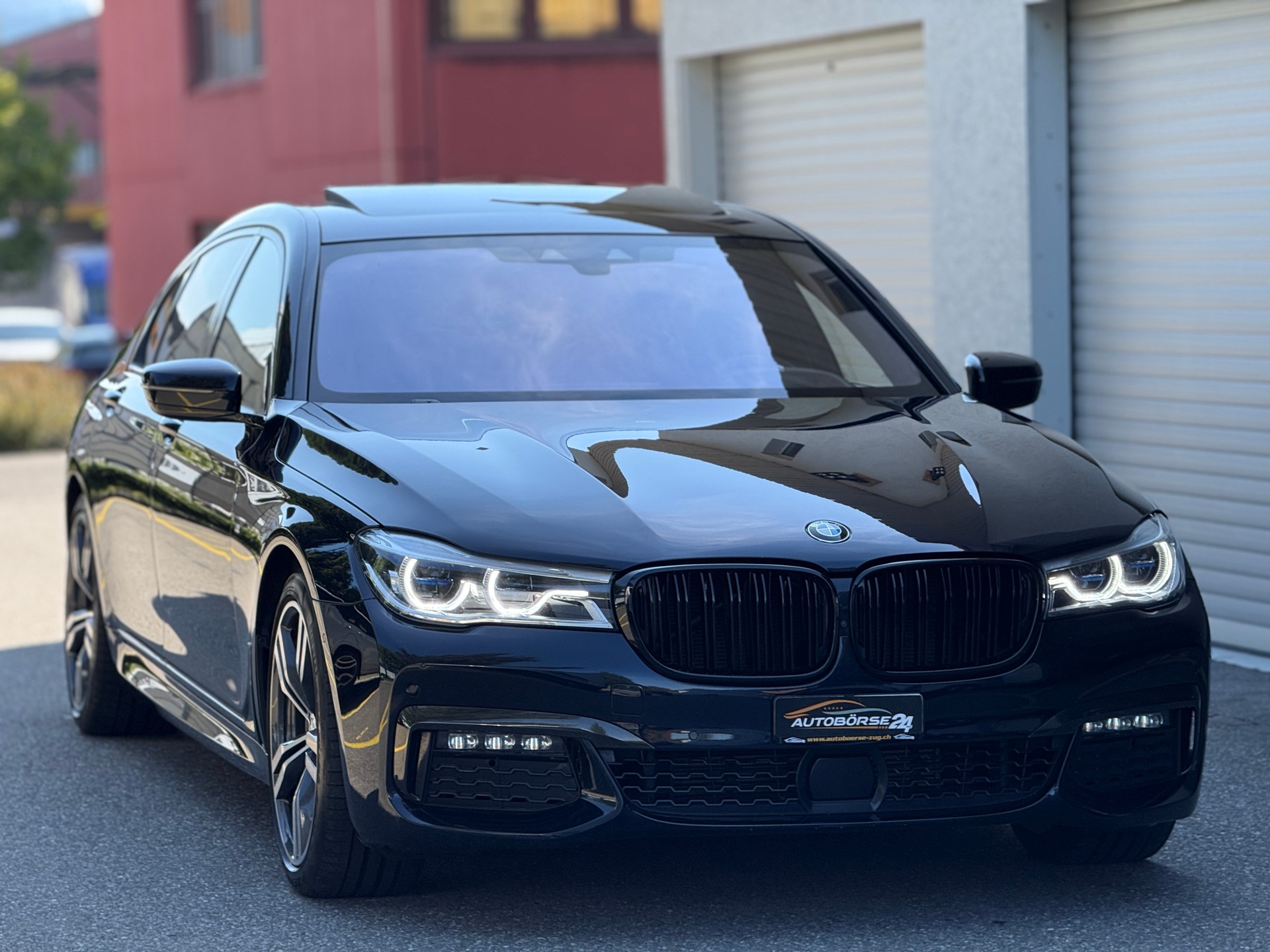 BMW 730Ld xDrive Steptronic-showroom-element-1