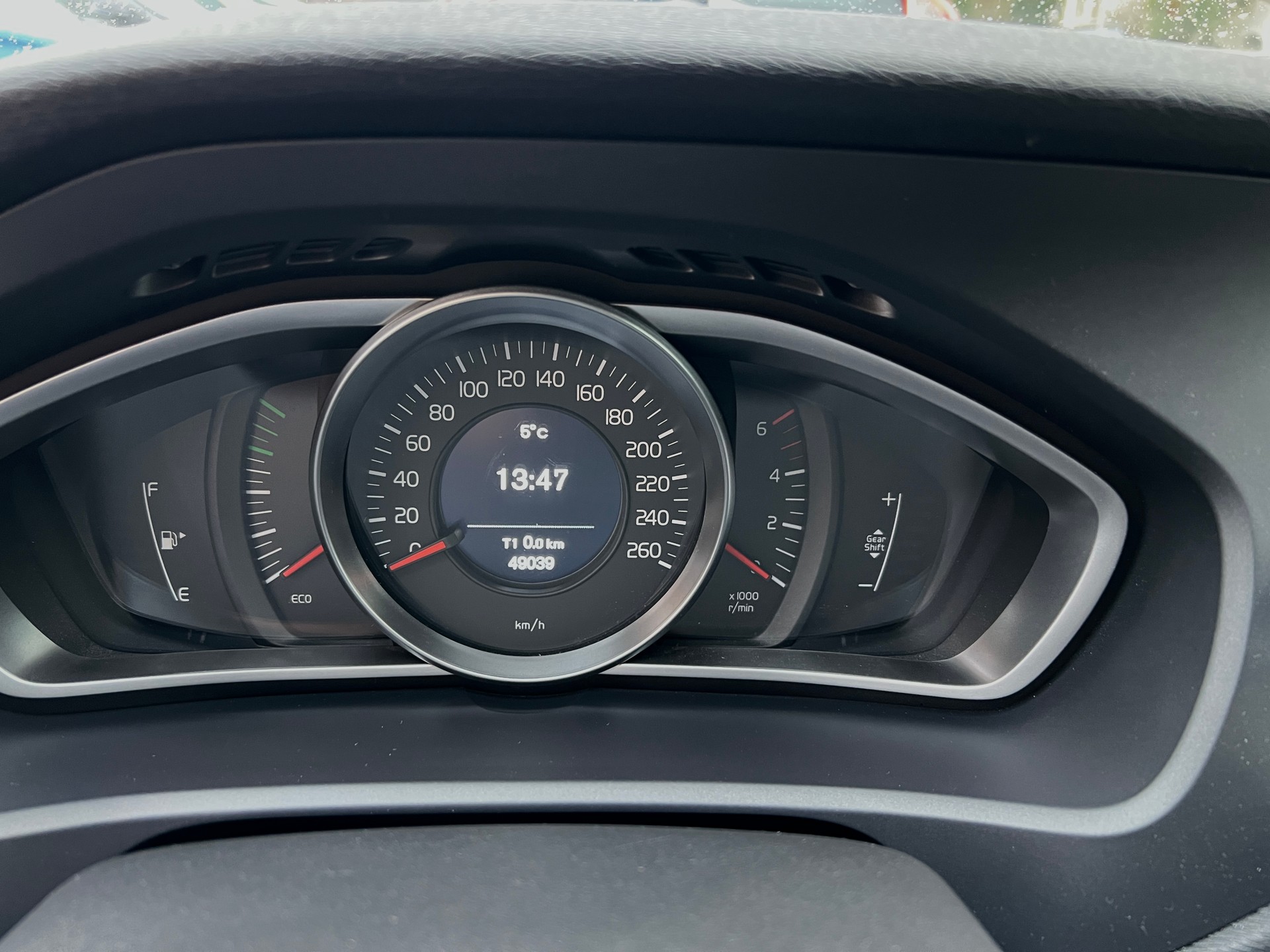 VOLVO V40 Cross Country D2 Momentum-image-18