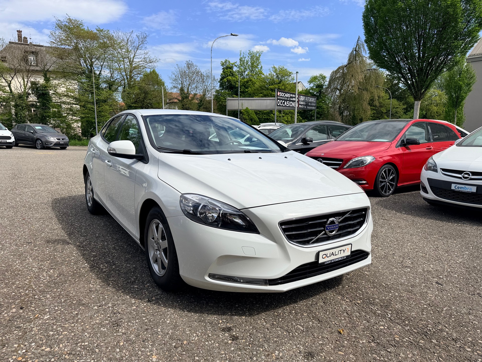 VOLVO V40 Cross Country D2 Momentum-showroom-element-2