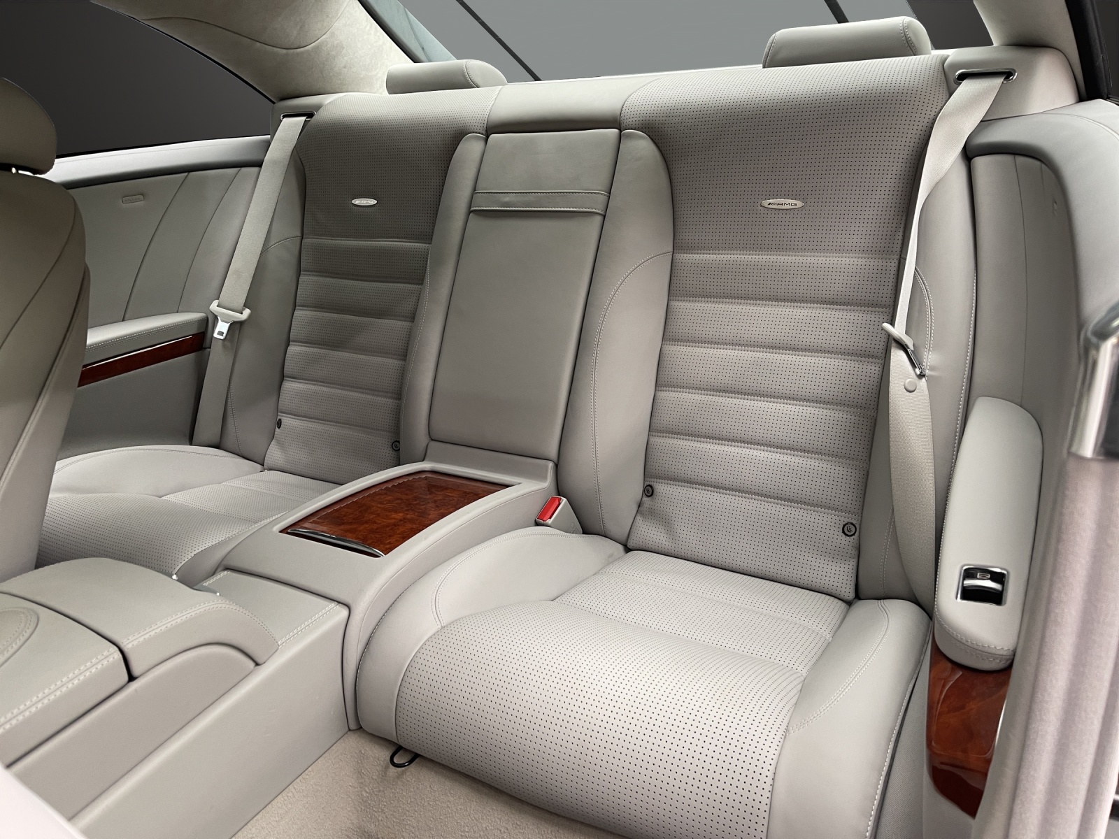 MERCEDES-BENZ CL 63 AMG-image-9