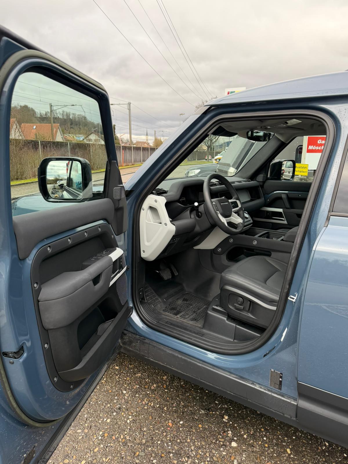 LAND ROVER Defender 110 P400 I6 X 3.0 AT8-image-9