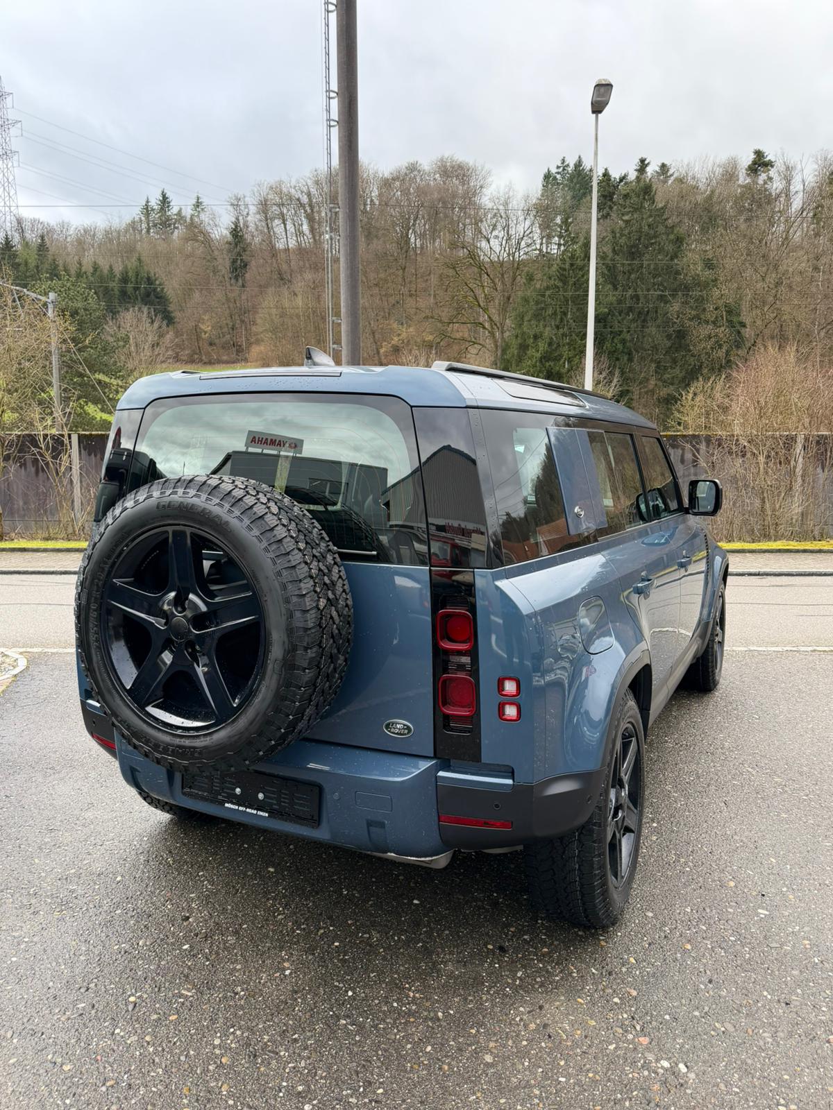 LAND ROVER Defender 110 P400 I6 X 3.0 AT8-image-4