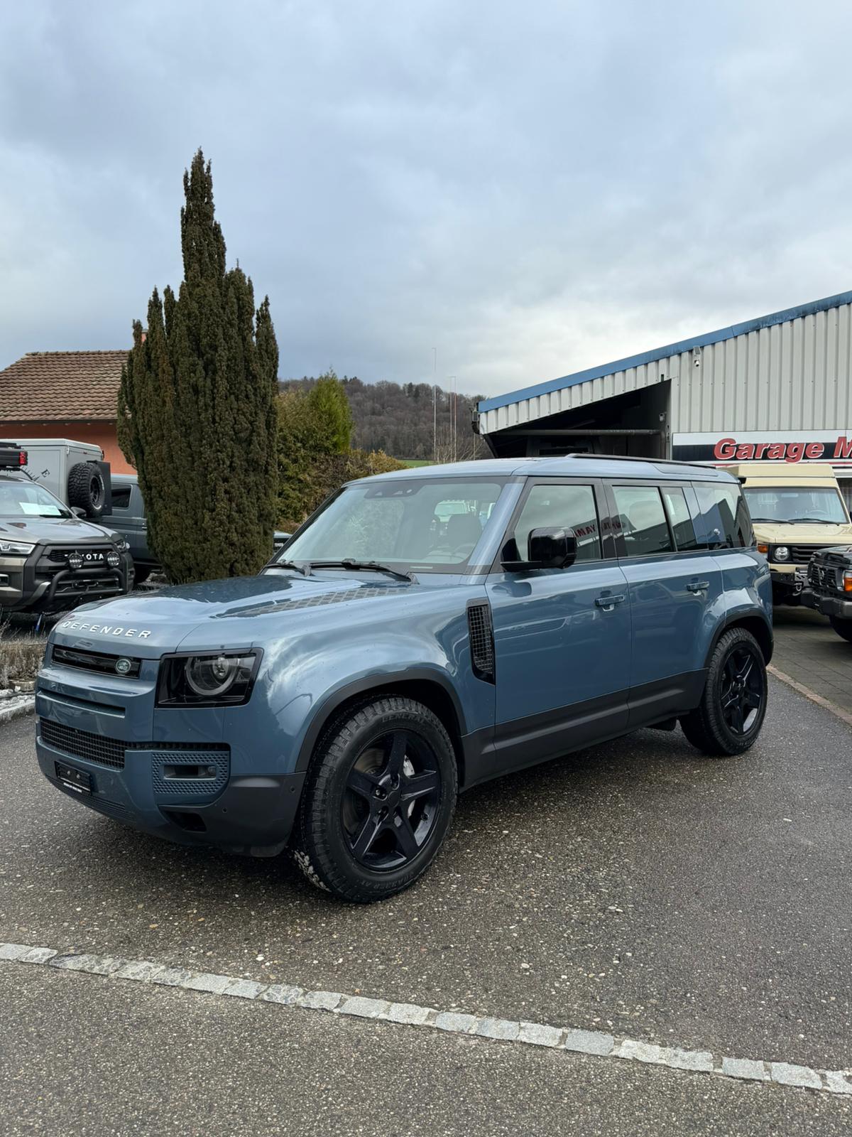 LAND ROVER Defender 110 P400 I6 X 3.0 AT8-image-1