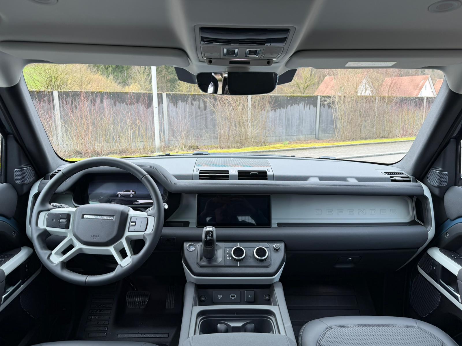 LAND ROVER Defender 110 P400 I6 X 3.0 AT8-image-7