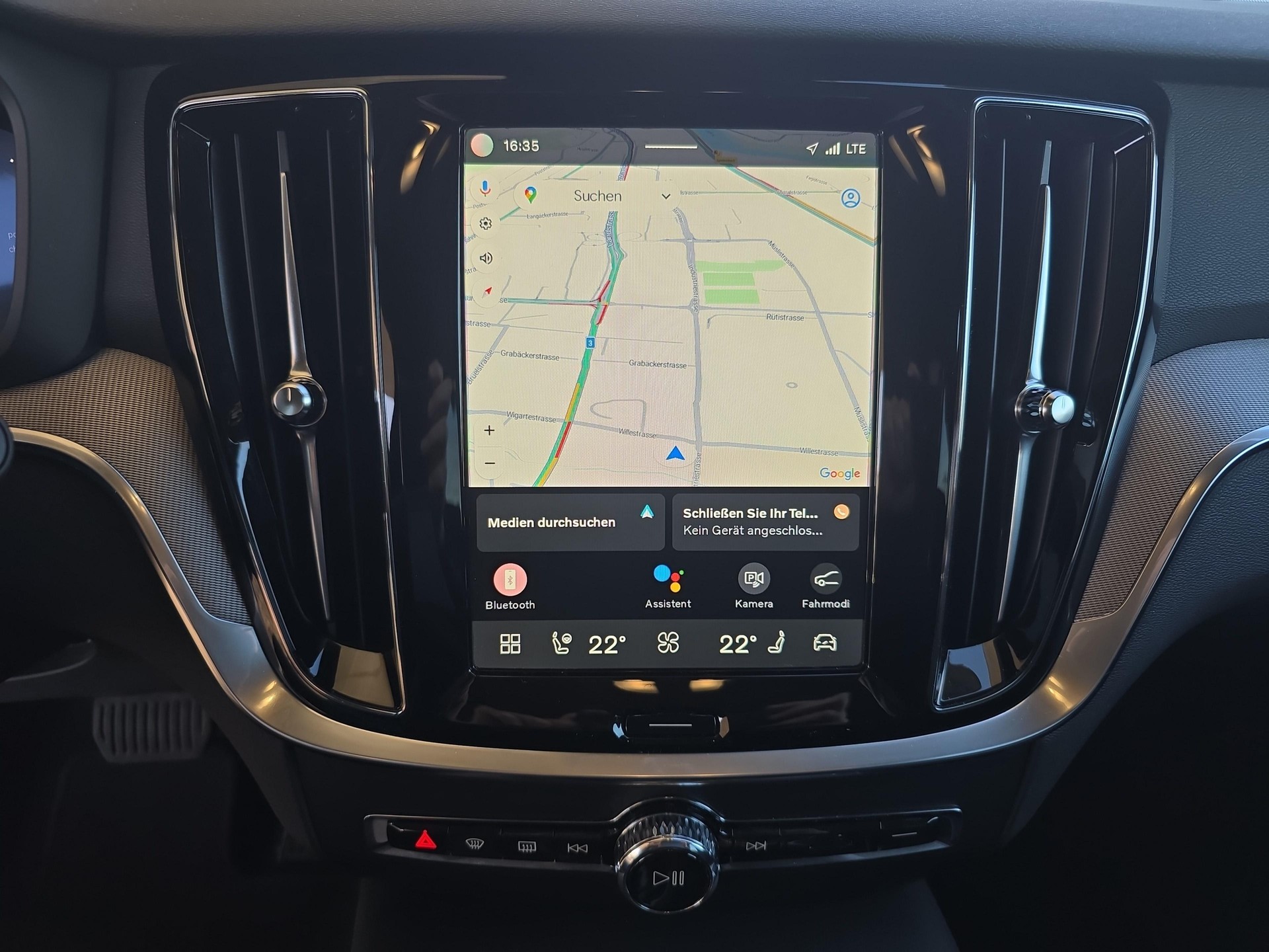 VOLVO V60 2.0 T6 TE Plus Dark eAWD / Jetzt mit attraktivem 1.9% Leasing!-image-13