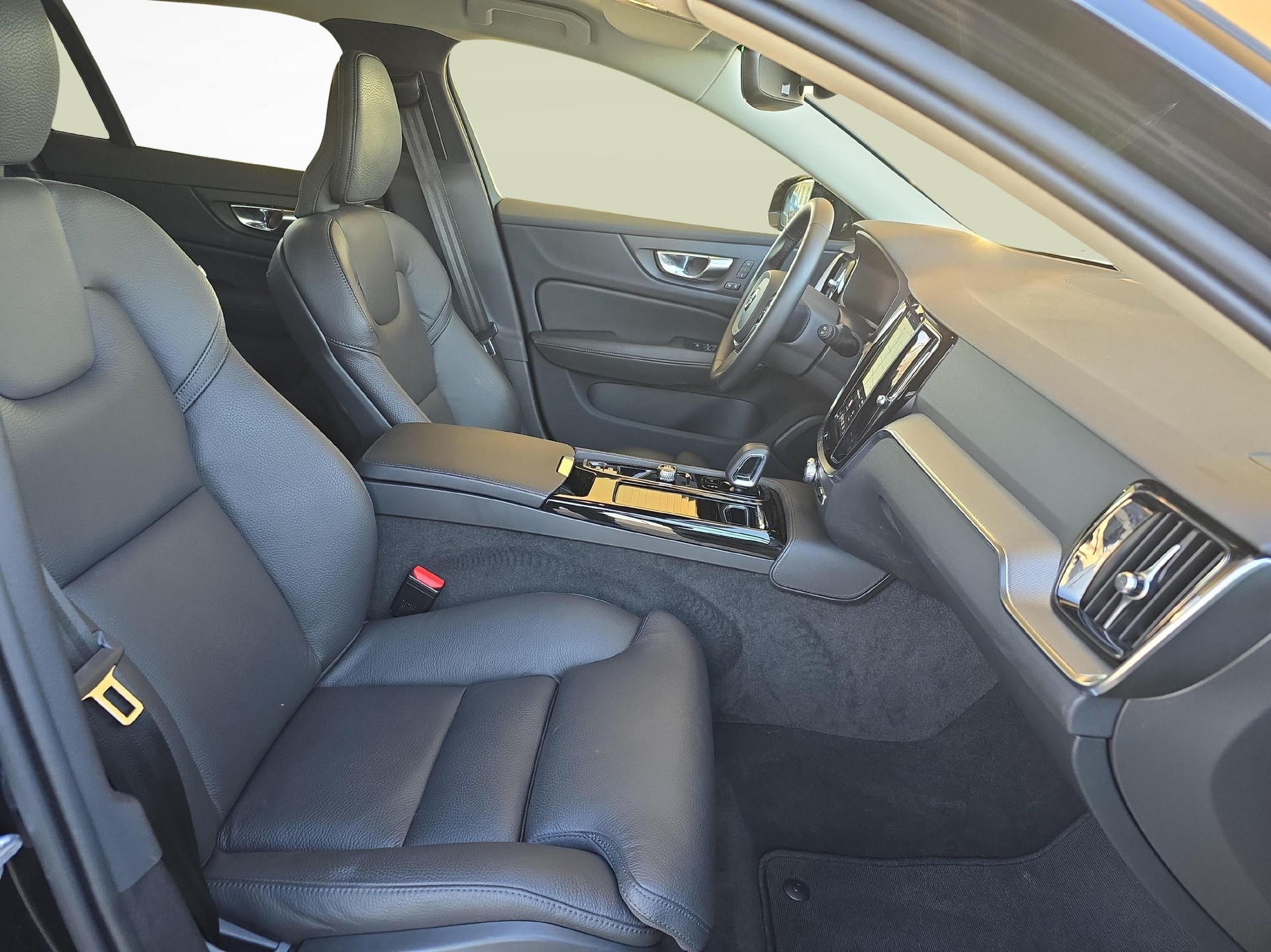 VOLVO V60 2.0 T6 TE Plus Dark eAWD / Jetzt mit attraktivem 1.9% Leasing!-image-9