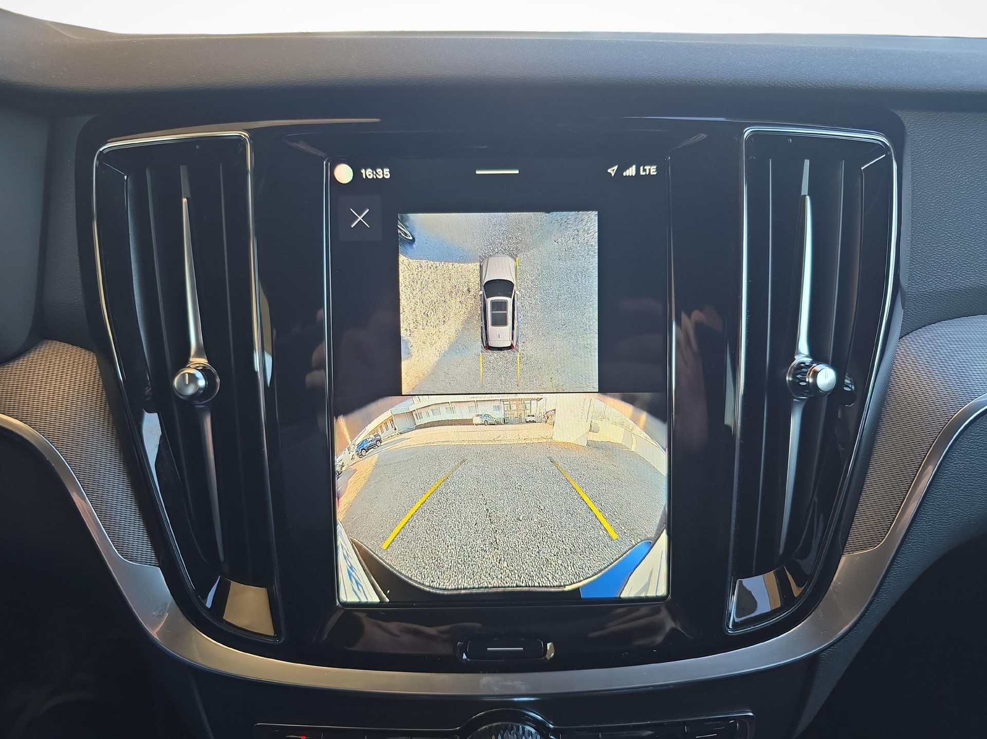 VOLVO V60 2.0 T6 TE Plus Dark eAWD / Jetzt mit attraktivem 1.9% Leasing!-image-14