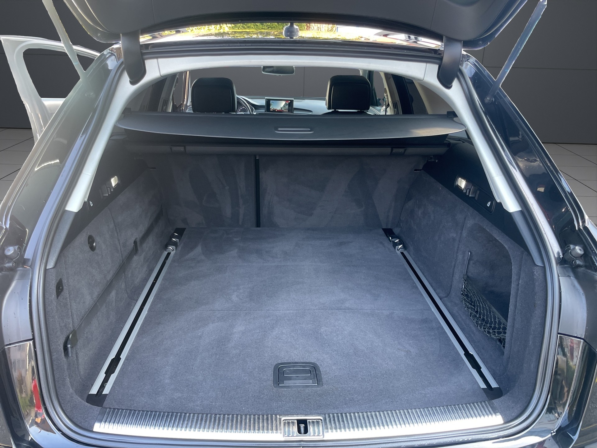 AUDI A6 allroad 3.0 TDI V6 quattro S-tronic-image-11