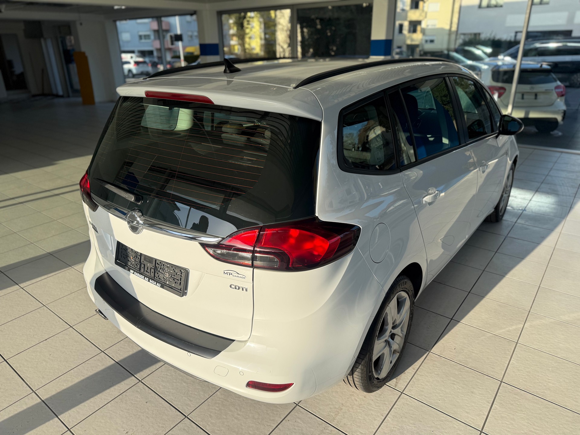 OPEL Zafira Tourer 2.0 CDTi Enjoy Automatic-image-5