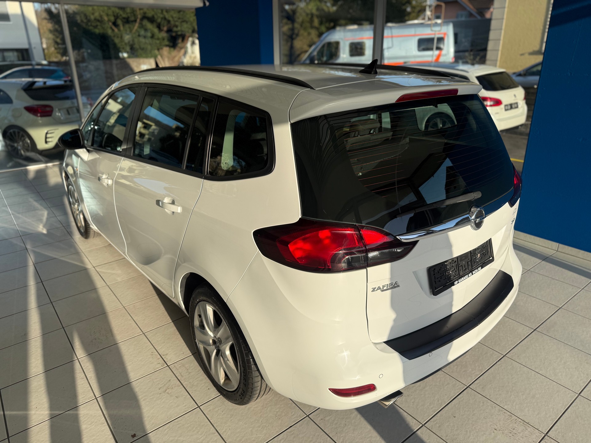 OPEL Zafira Tourer 2.0 CDTi Enjoy Automatic-image-6