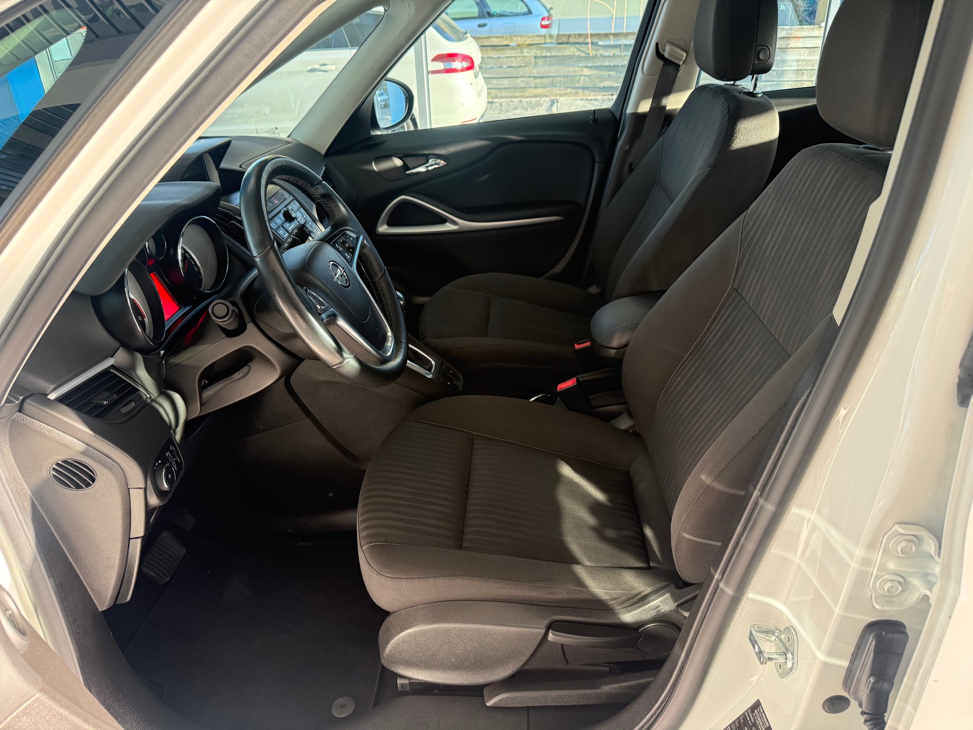 OPEL Zafira Tourer 2.0 CDTi Enjoy Automatic-image-13