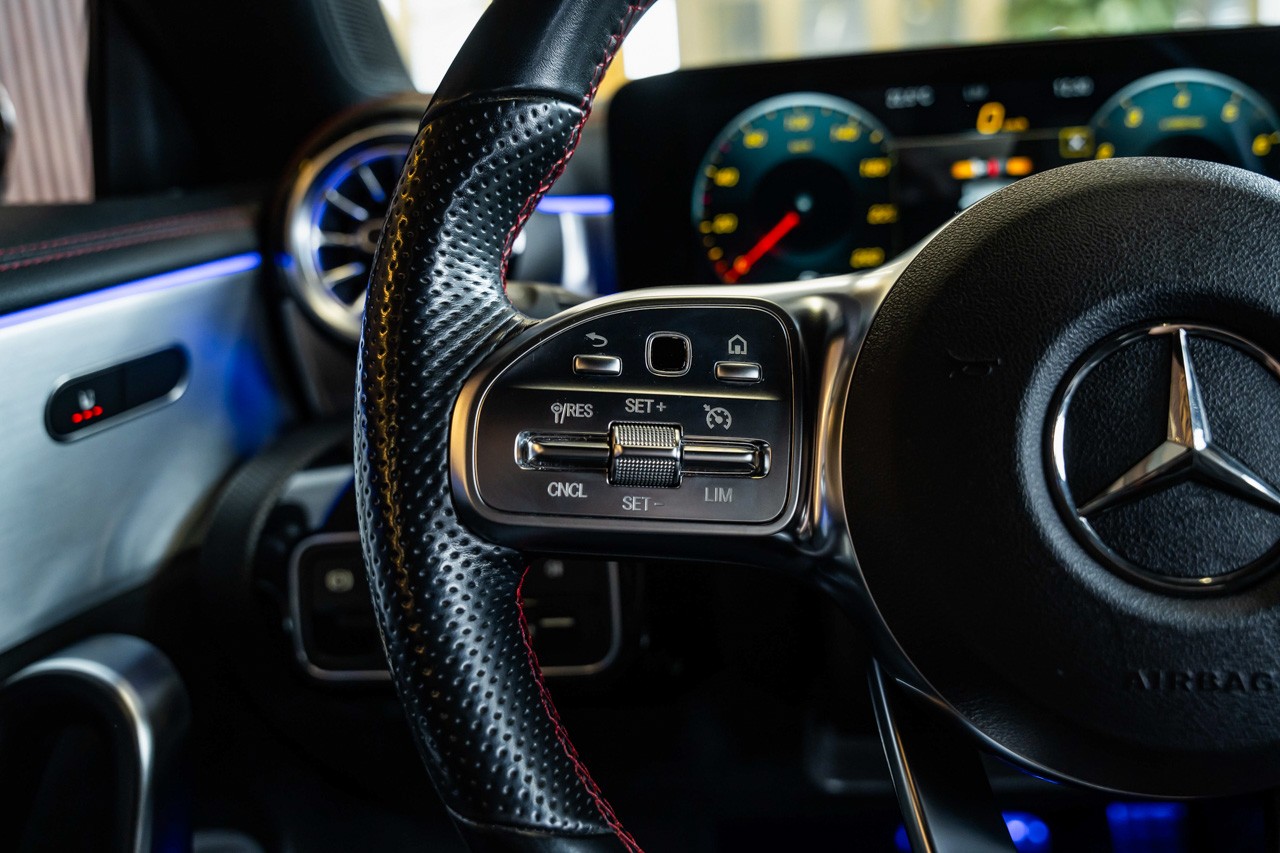 MERCEDES-BENZ CLA 250 4Matic AMG Line 7G-DCT-image-32
