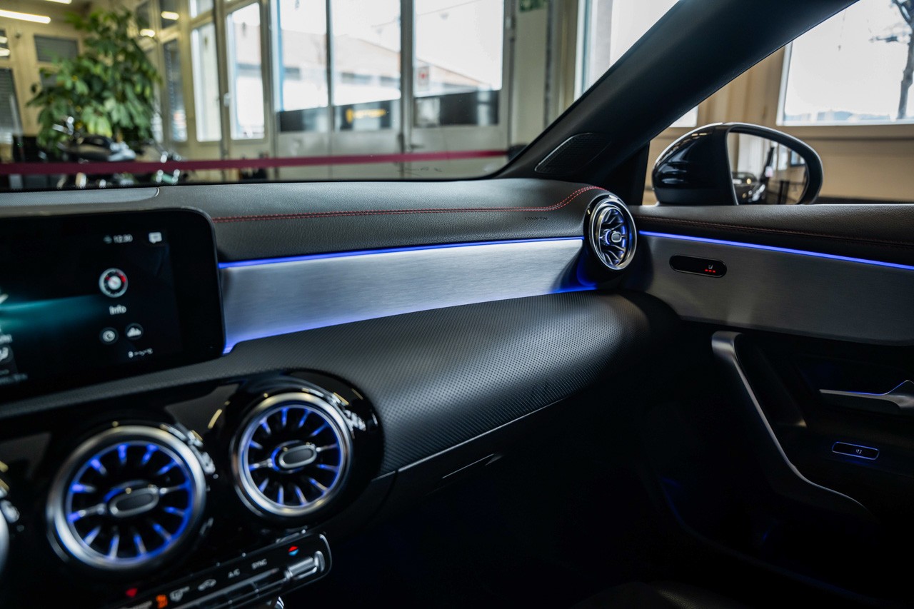 MERCEDES-BENZ CLA 250 4Matic AMG Line 7G-DCT-image-31