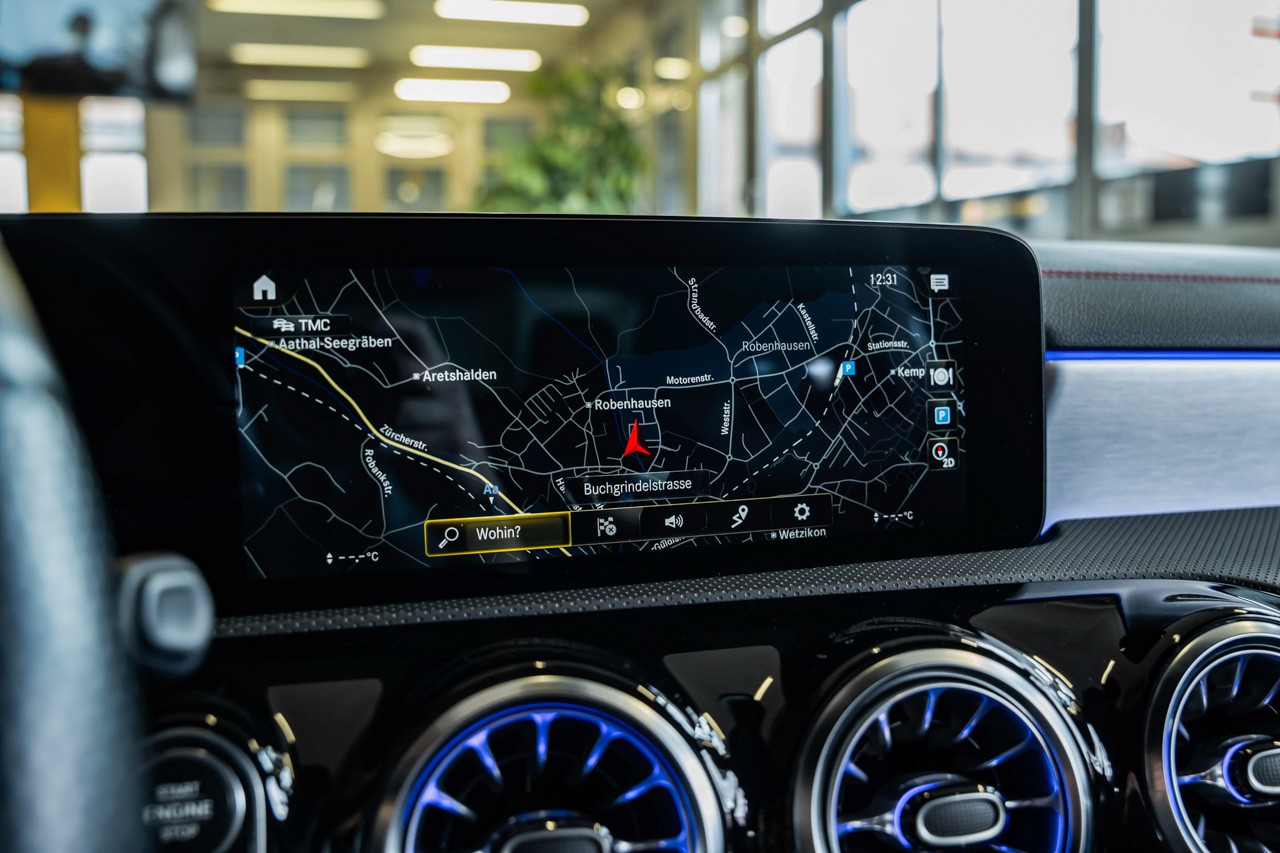 MERCEDES-BENZ CLA 250 4Matic AMG Line 7G-DCT-image-24