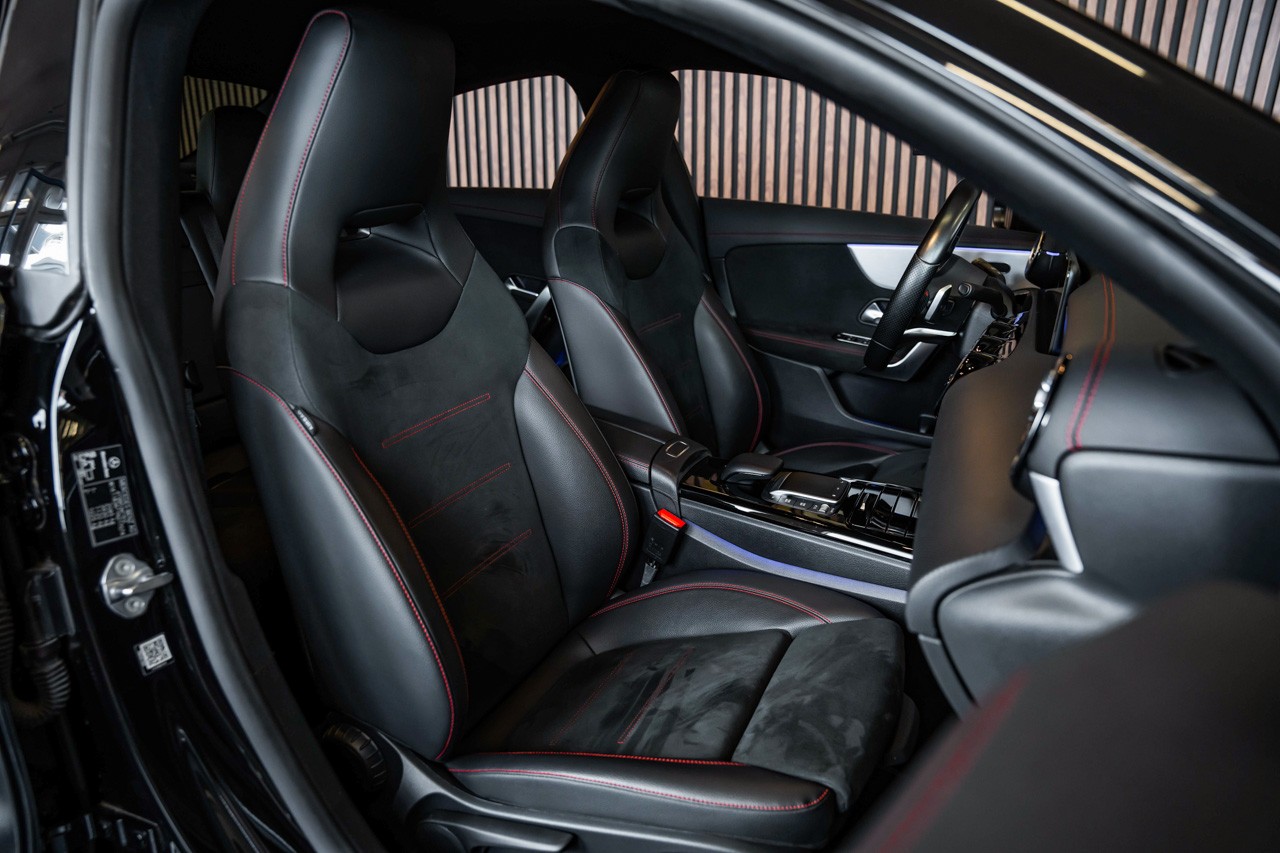 MERCEDES-BENZ CLA 250 4Matic AMG Line 7G-DCT-image-17