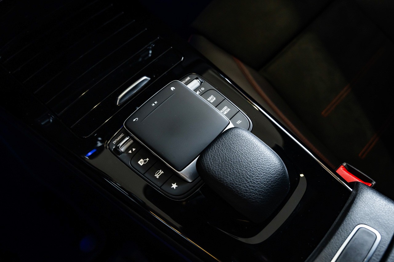 MERCEDES-BENZ CLA 250 4Matic AMG Line 7G-DCT-image-35