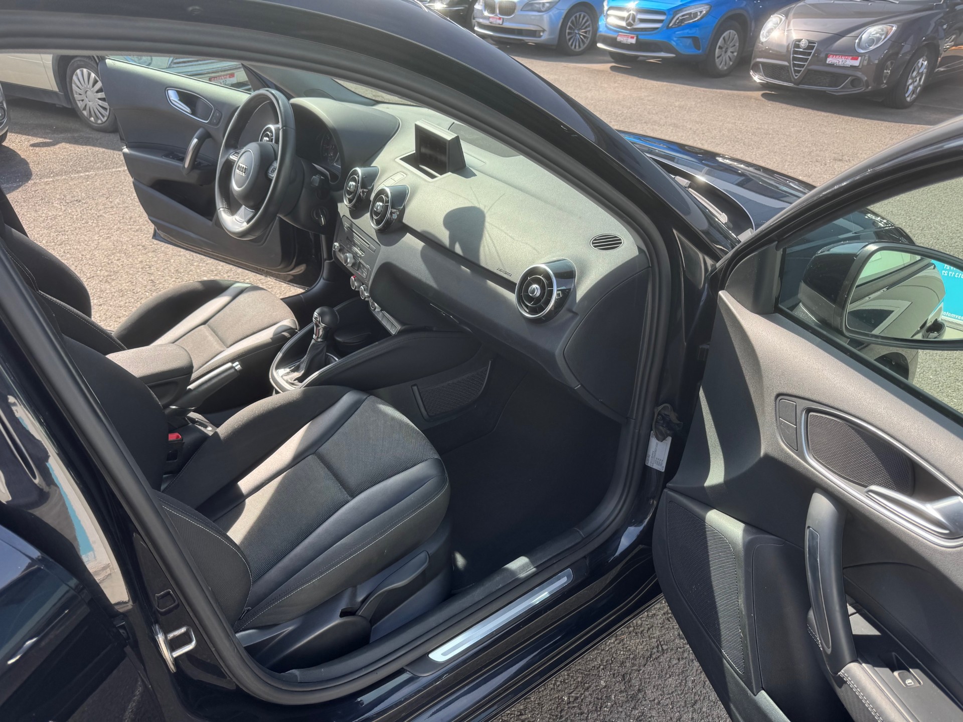 AUDI A1 Sportback 1.4 TFSI Attraction S-tronic-image-12