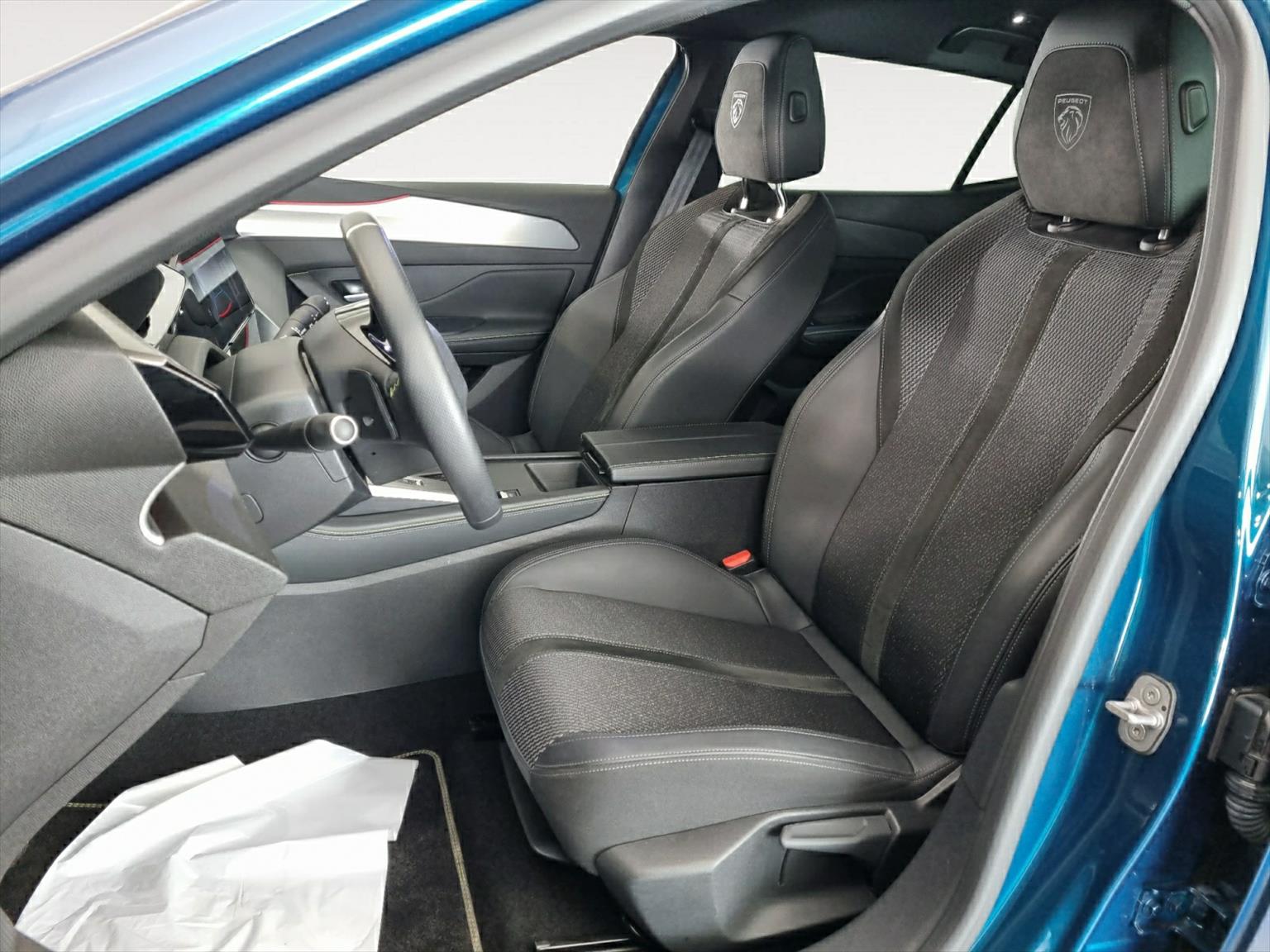 PEUGEOT 408 1.6 PHEV 225 GT-image-4