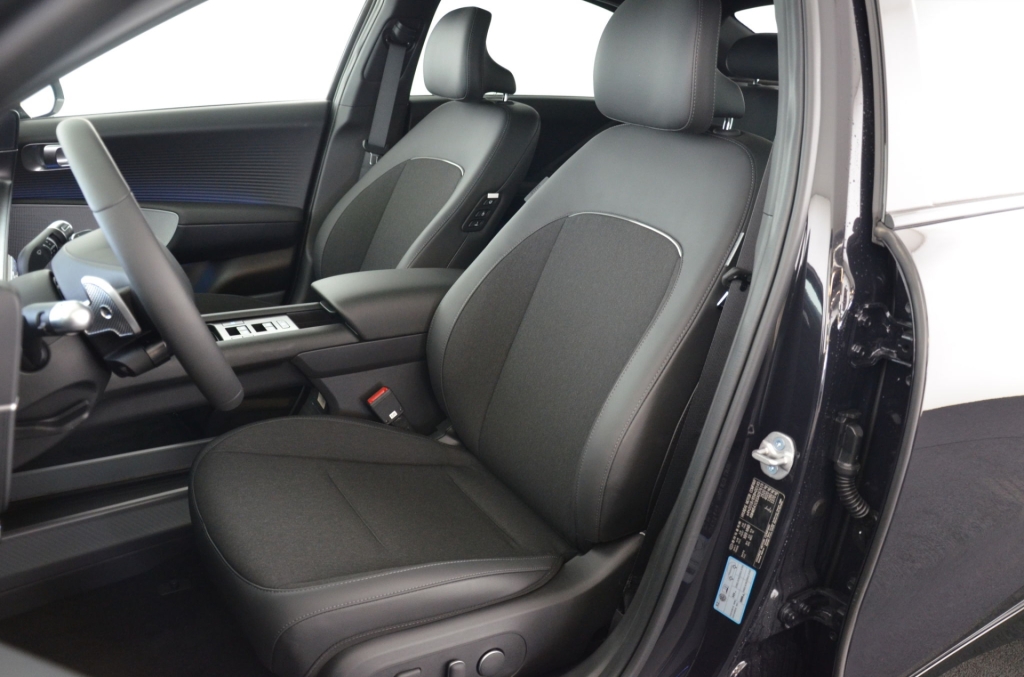 HYUNDAI Ioniq 6 Black Edition 4WD *Glasdach*-image-13