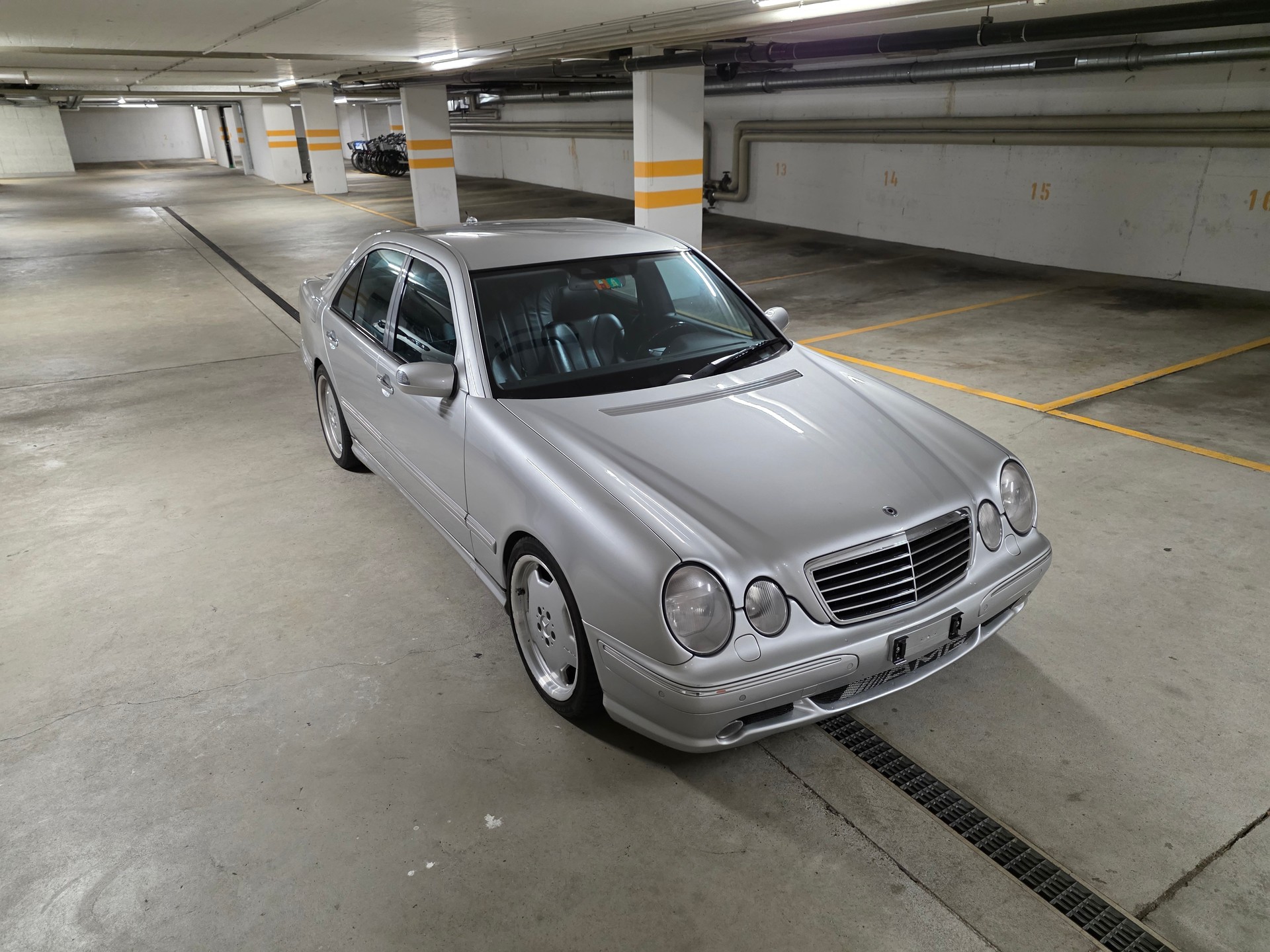 MERCEDES-BENZ E 55 AMG Avantgarde Automatic-image-3
