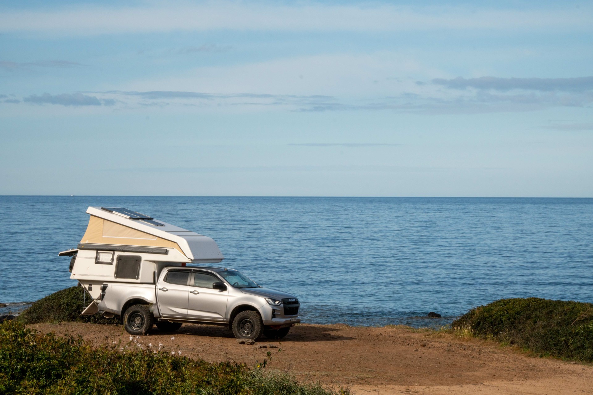 ISUZU Isuzu D-Max 4x4 Camper | Fernweh Mobil Kabine | Sofort reisefertig-image-1