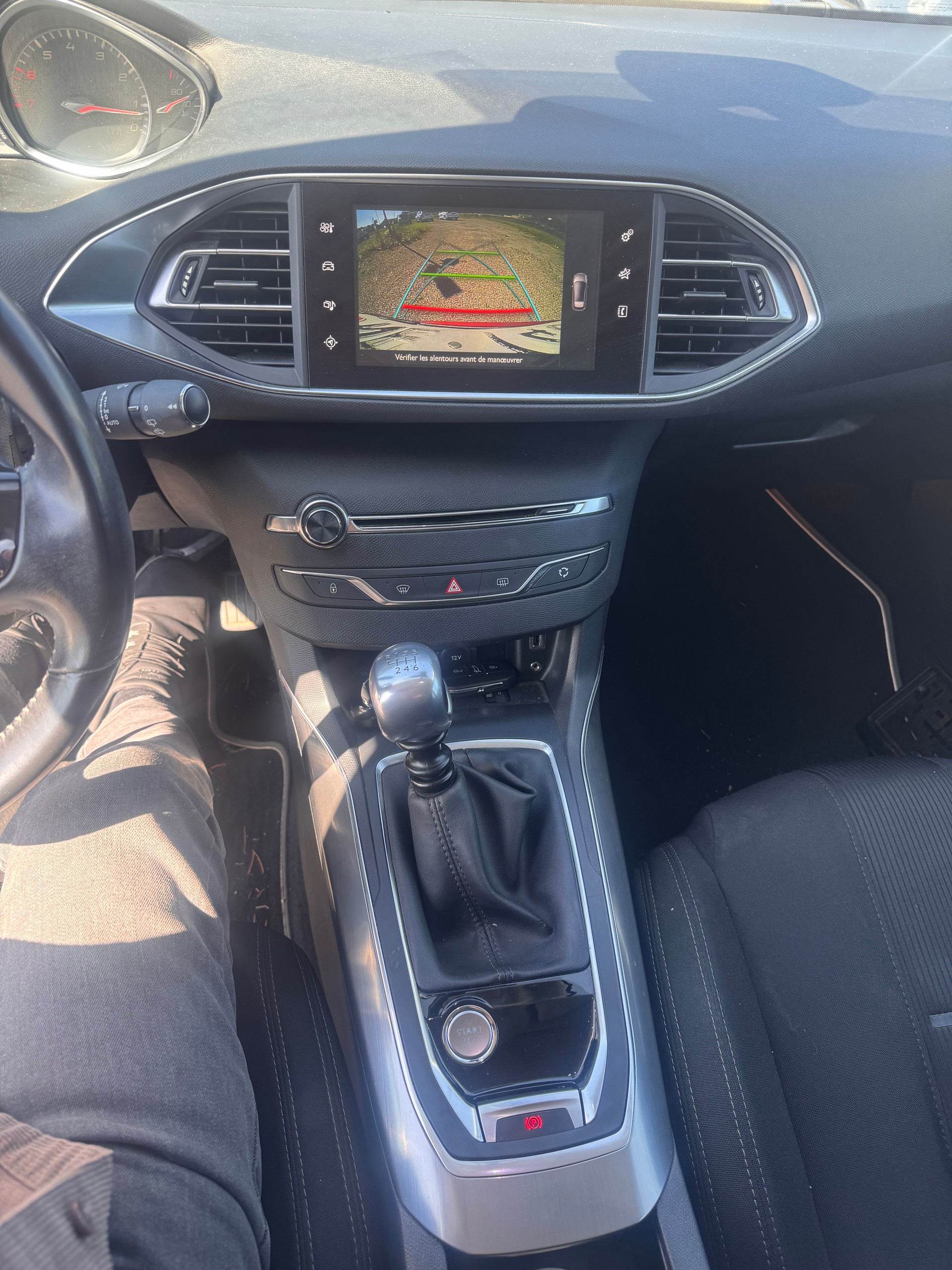 PEUGEOT 308 1.6 THP Allure-image-8