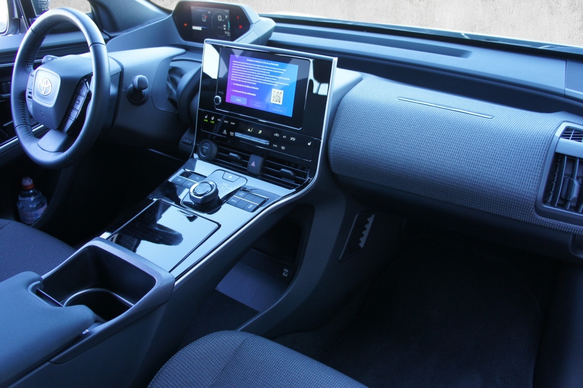 TOYOTA bZ4X Trend 71,4 kWh 2WD-image-11
