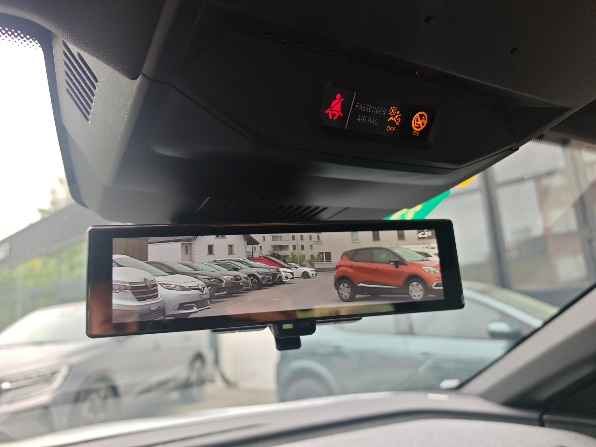 RENAULT Mégane E-TECH EV60 Techno-image-19