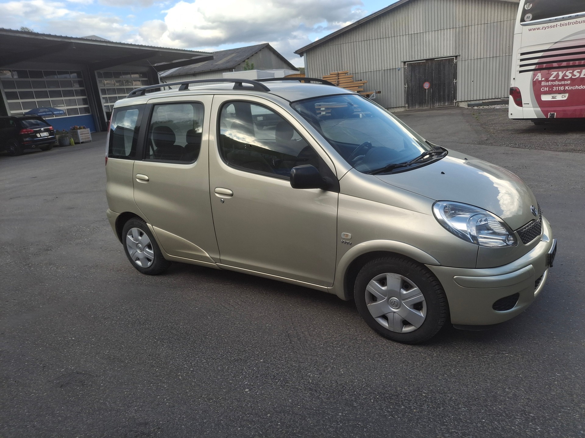 TOYOTA Yaris Verso 1.3 Linea Sol-image-1
