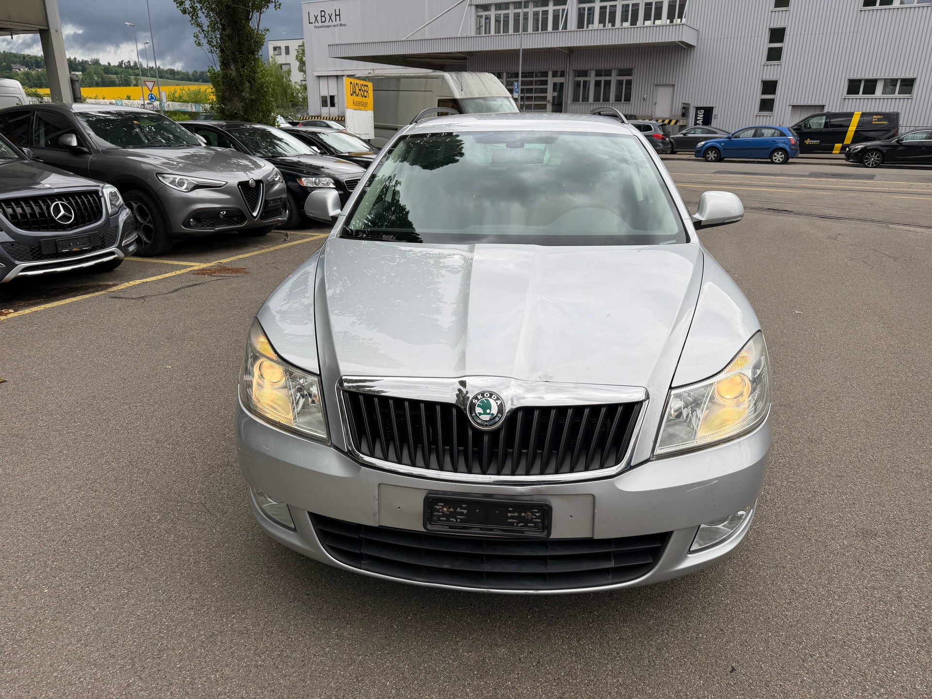 SKODA Octavia Combi 1.6 TDI Elegance-image-1