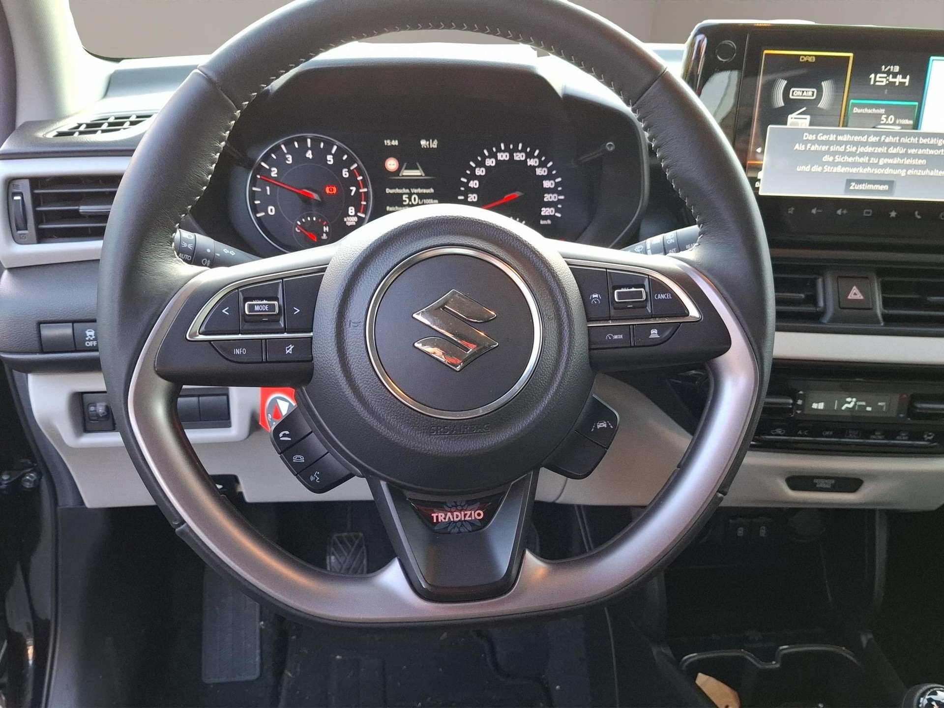 SUZUKI Swift 1.2 Tradizio Hybrid 4x4-image-6