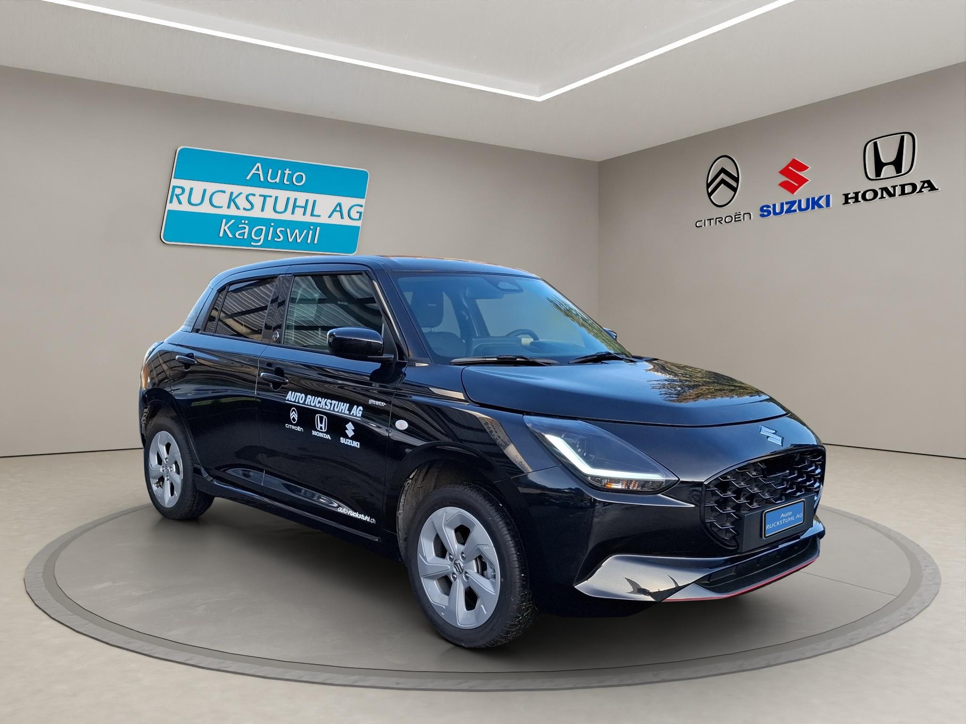 SUZUKI Swift 1.2 Tradizio Hybrid 4x4-image-1