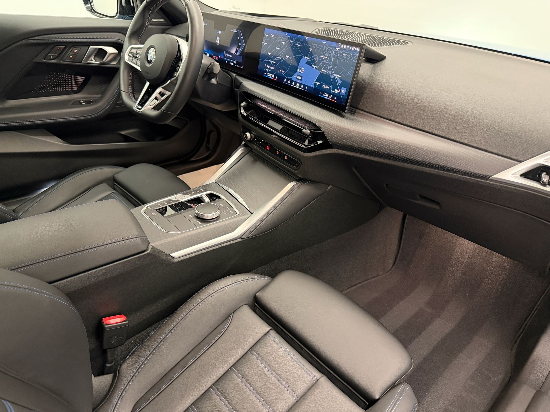 BMW M240i xDrive M Sport Pro Steptronic-image-10
