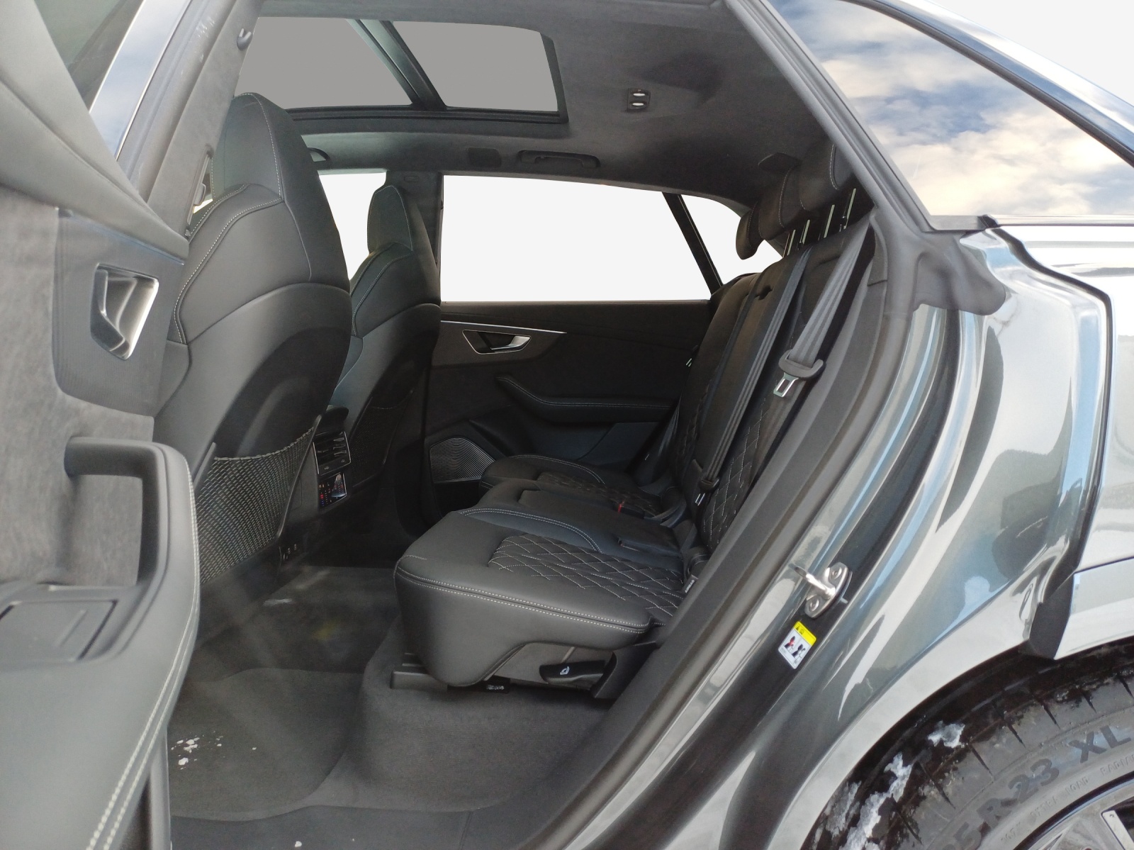AUDI SQ8 SUV TFSI quattro tiptronic-image-11