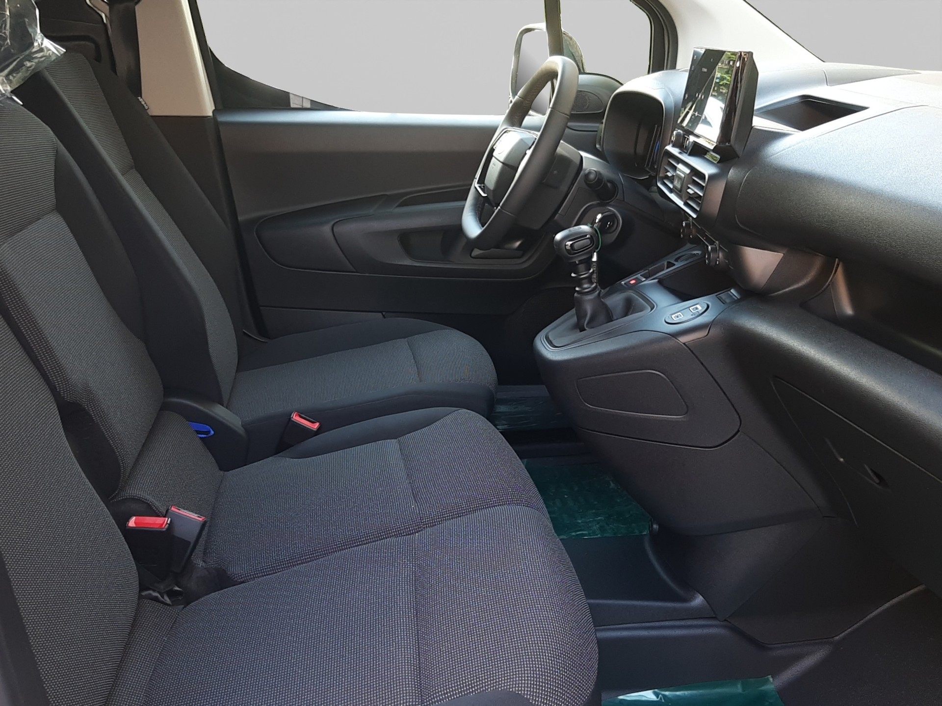 TOYOTA PROACE CITY Van L1 1.2 Active-image-13