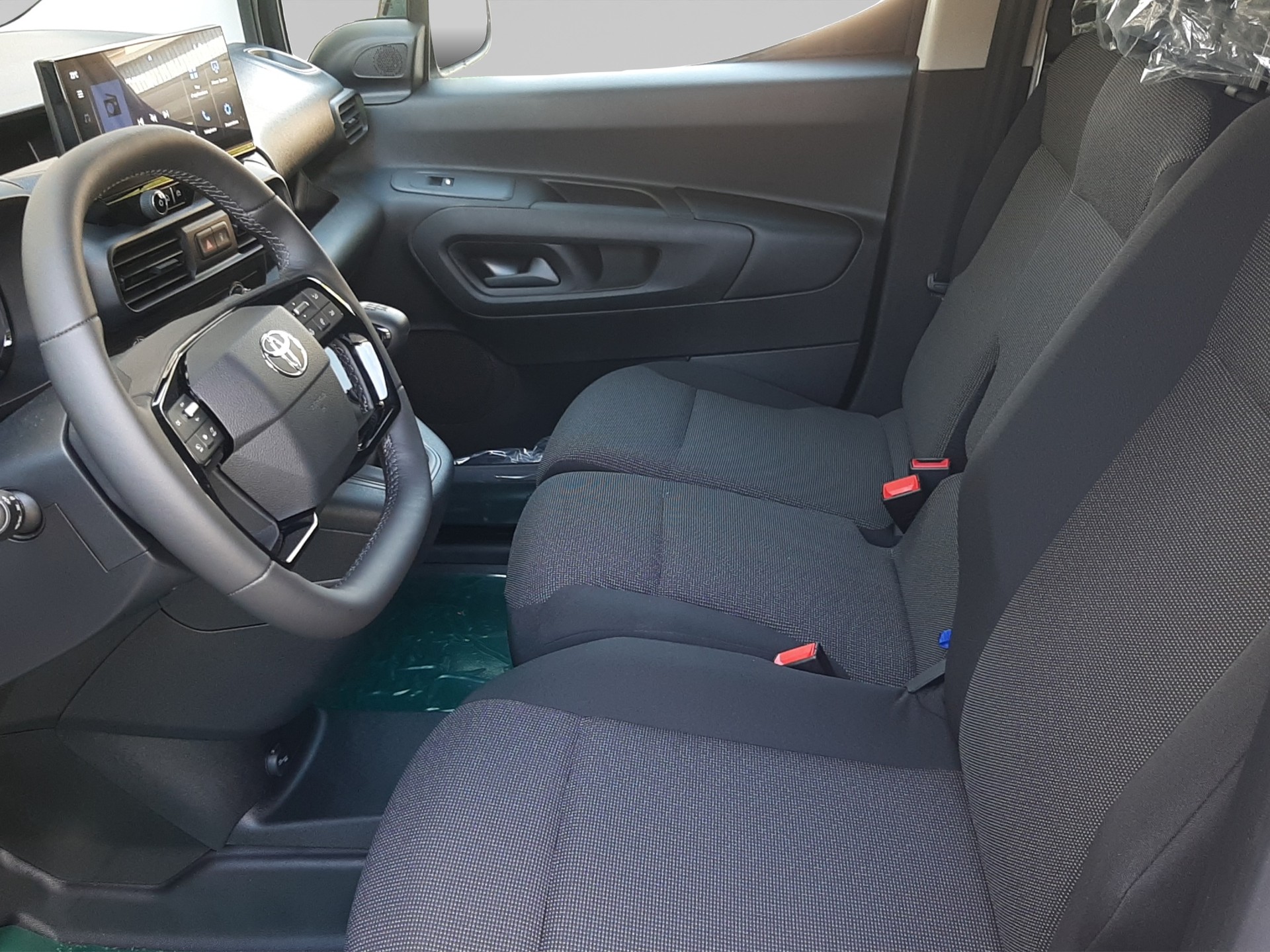 TOYOTA PROACE CITY Van L1 1.2 Active-image-8