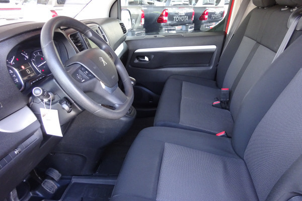 PEUGEOT Traveller Business Stand.-showroom-element-3