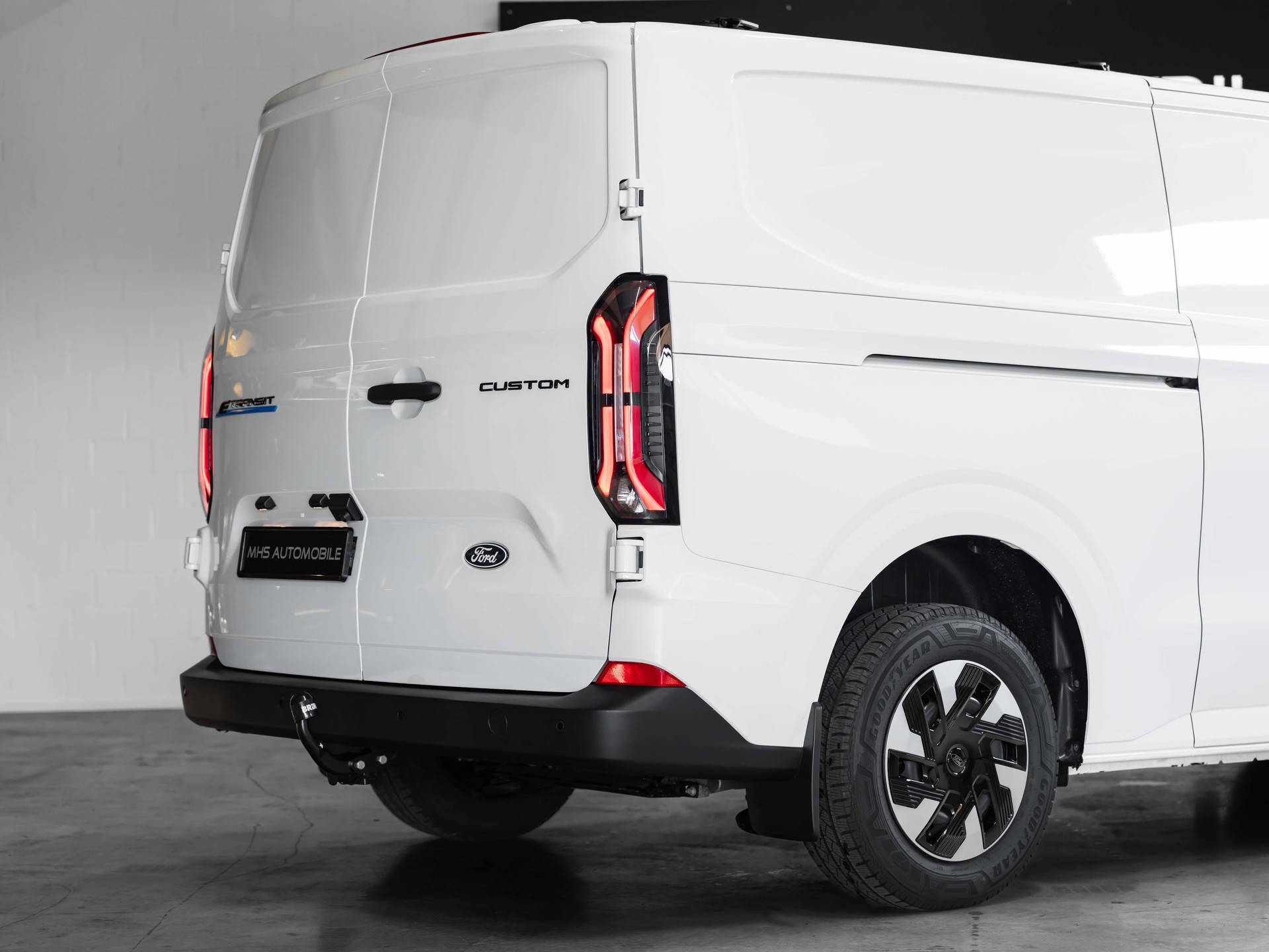 FORD Transit Custom Van 340 L2H1 65kWh Trend-image-41