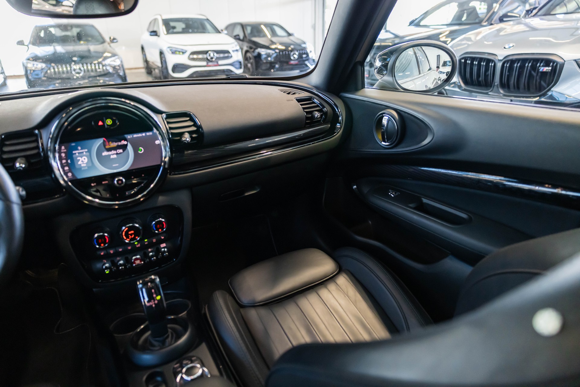 MINI Clubman F54 2.0i Cooper S ALL4 / CH-Fahrzeug / Panoramadach /-image-18