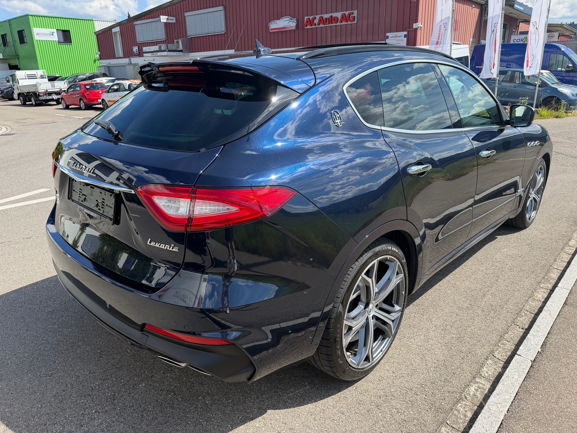 MASERATI Levante S 3.0 V6 GranSport Automatica-showroom-element-2