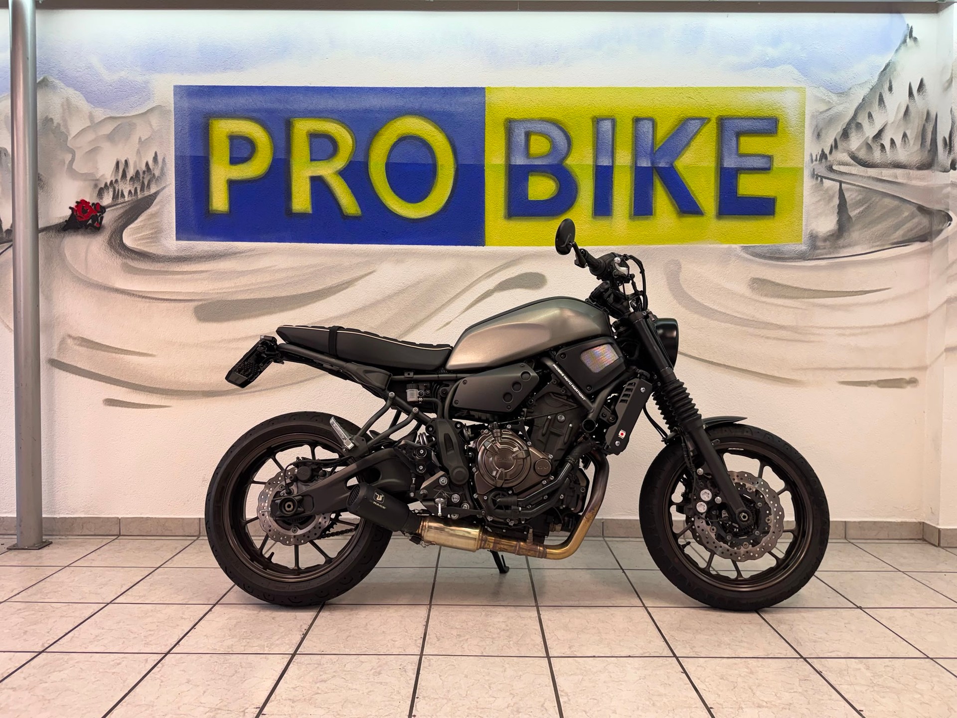 YAMAHA XSR 700-image-1