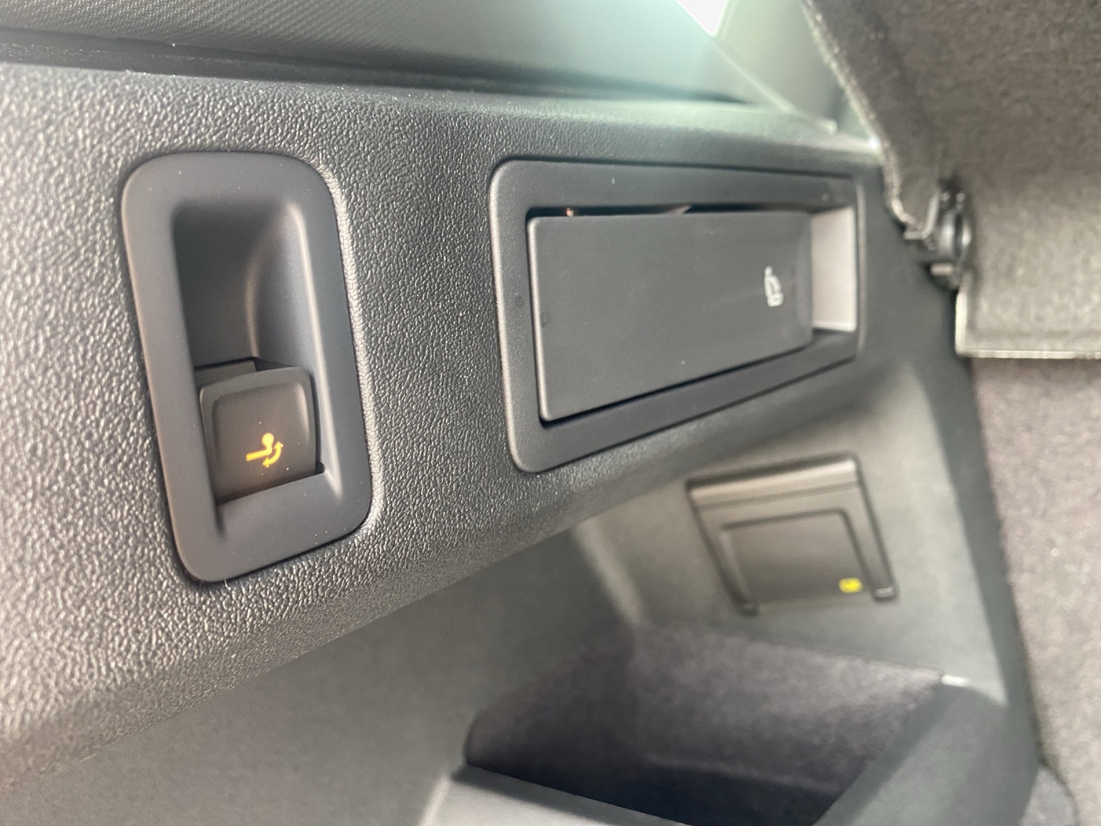 VW Tiguan 2.0 TSI DSG R-Line Plus 4Motion-image-12