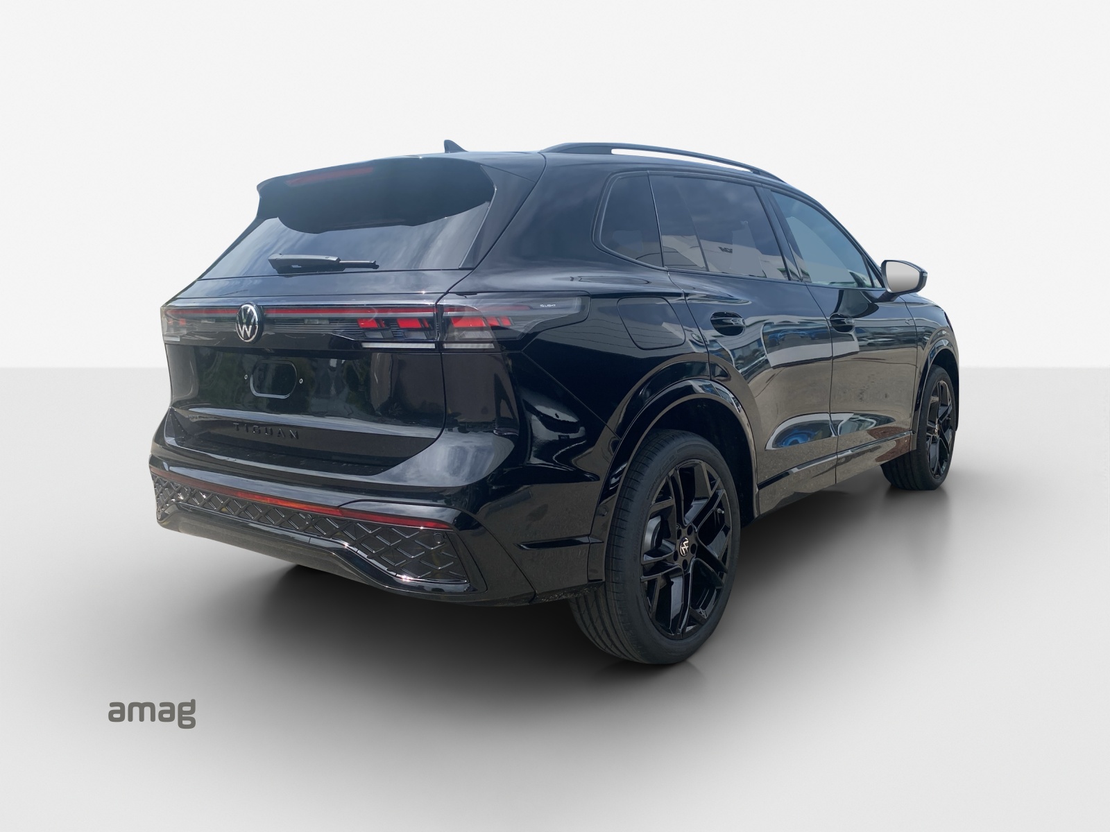 VW Tiguan 2.0 TSI DSG R-Line Plus 4Motion-image-4
