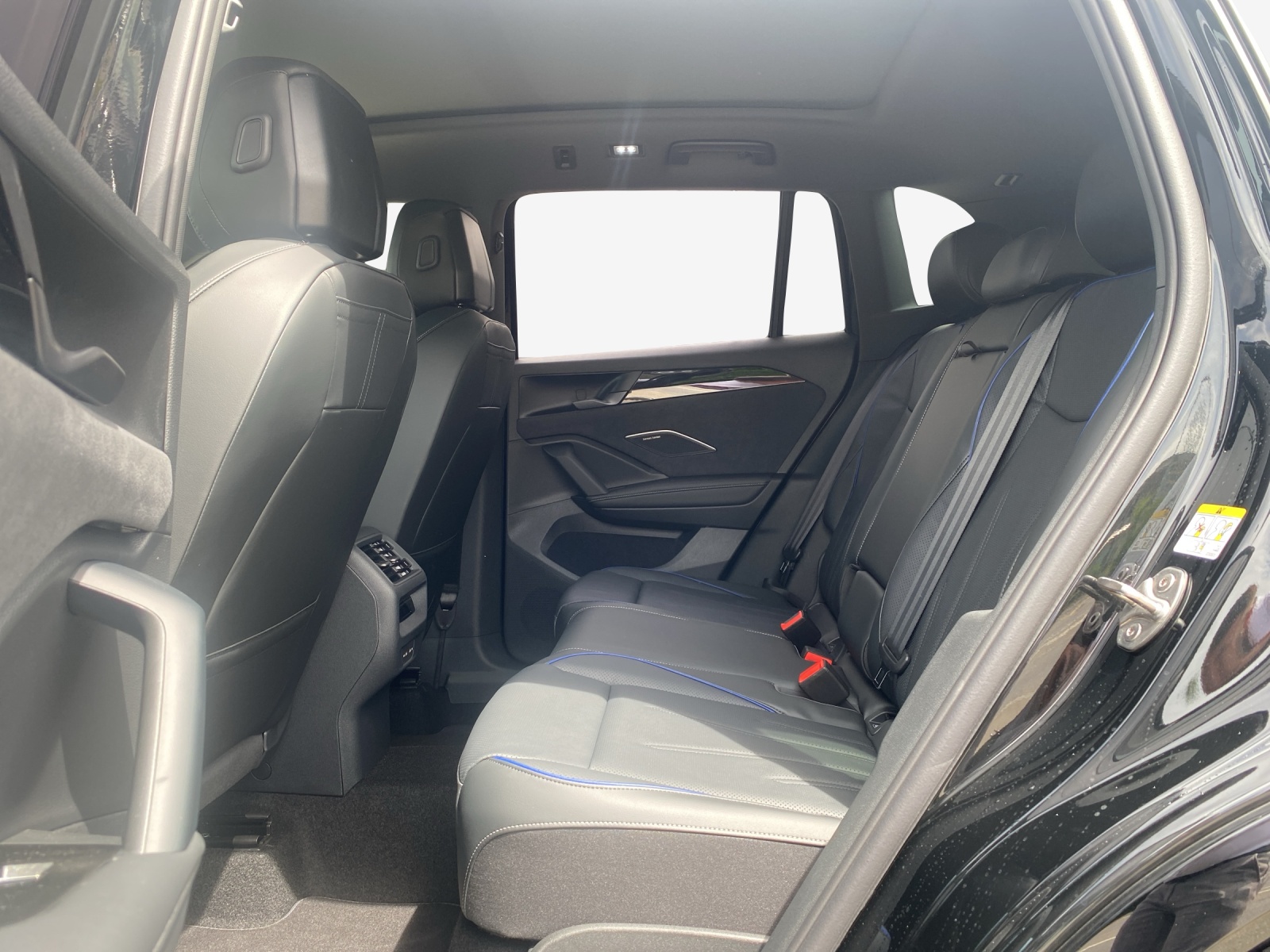 VW Tiguan 2.0 TSI DSG R-Line Plus 4Motion-image-10