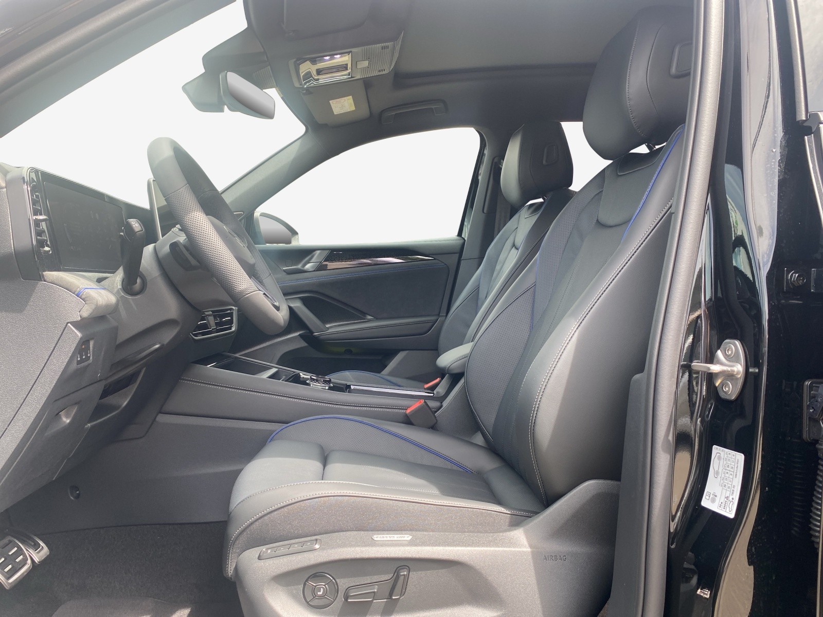 VW Tiguan 2.0 TSI DSG R-Line Plus 4Motion-image-7