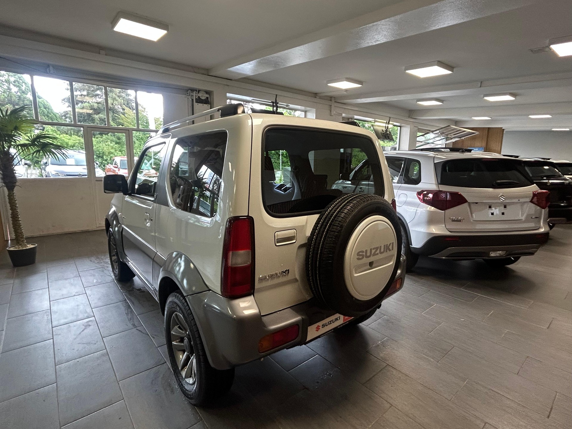 SUZUKI Jimny Wagon 1.3 4WD Sergio Cellano Top 4 PLACES/4 SITZE-image-4
