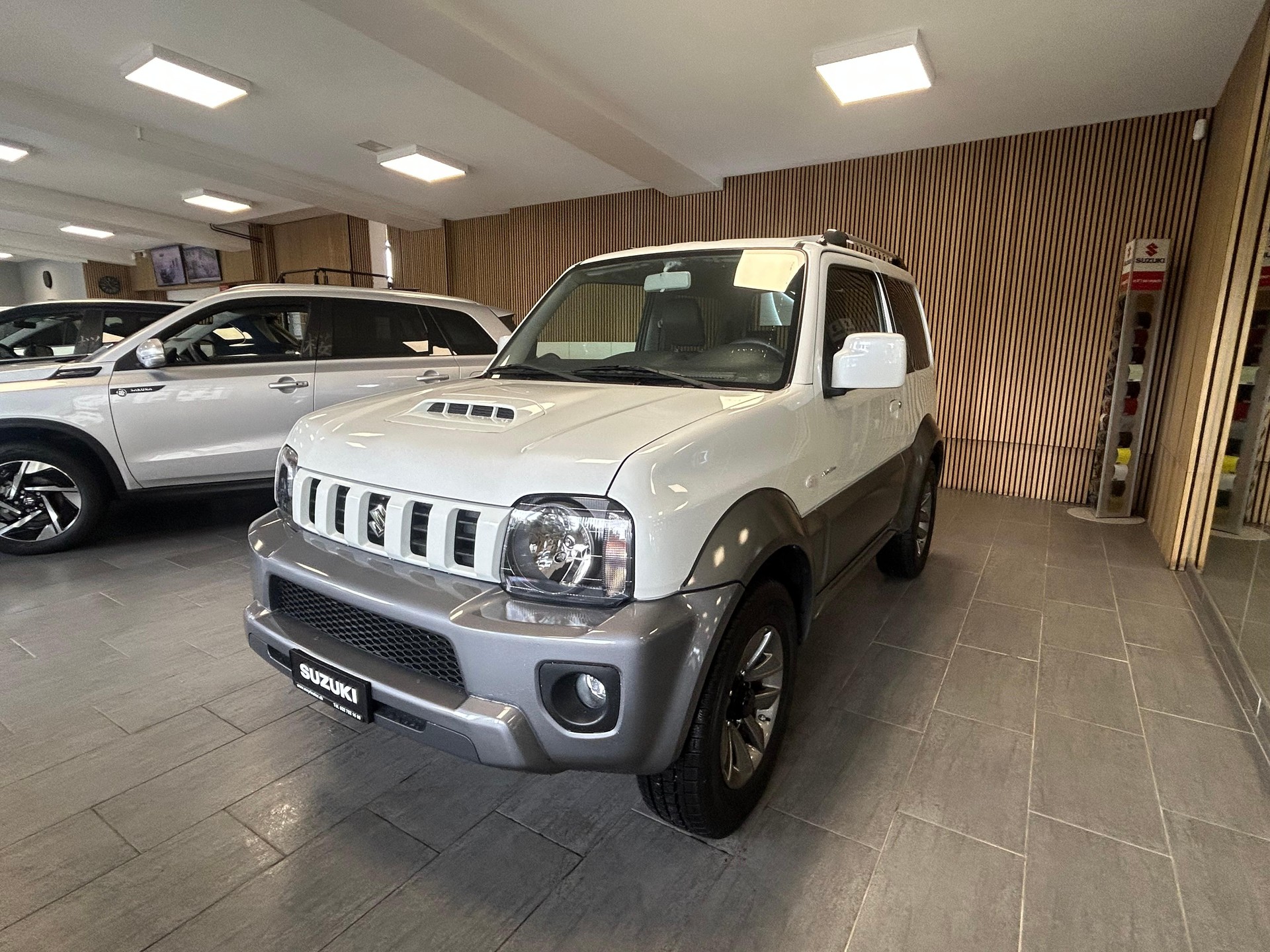 SUZUKI Jimny Wagon 1.3 4WD Sergio Cellano Top 4 PLACES/4 SITZE-showroom-element-3