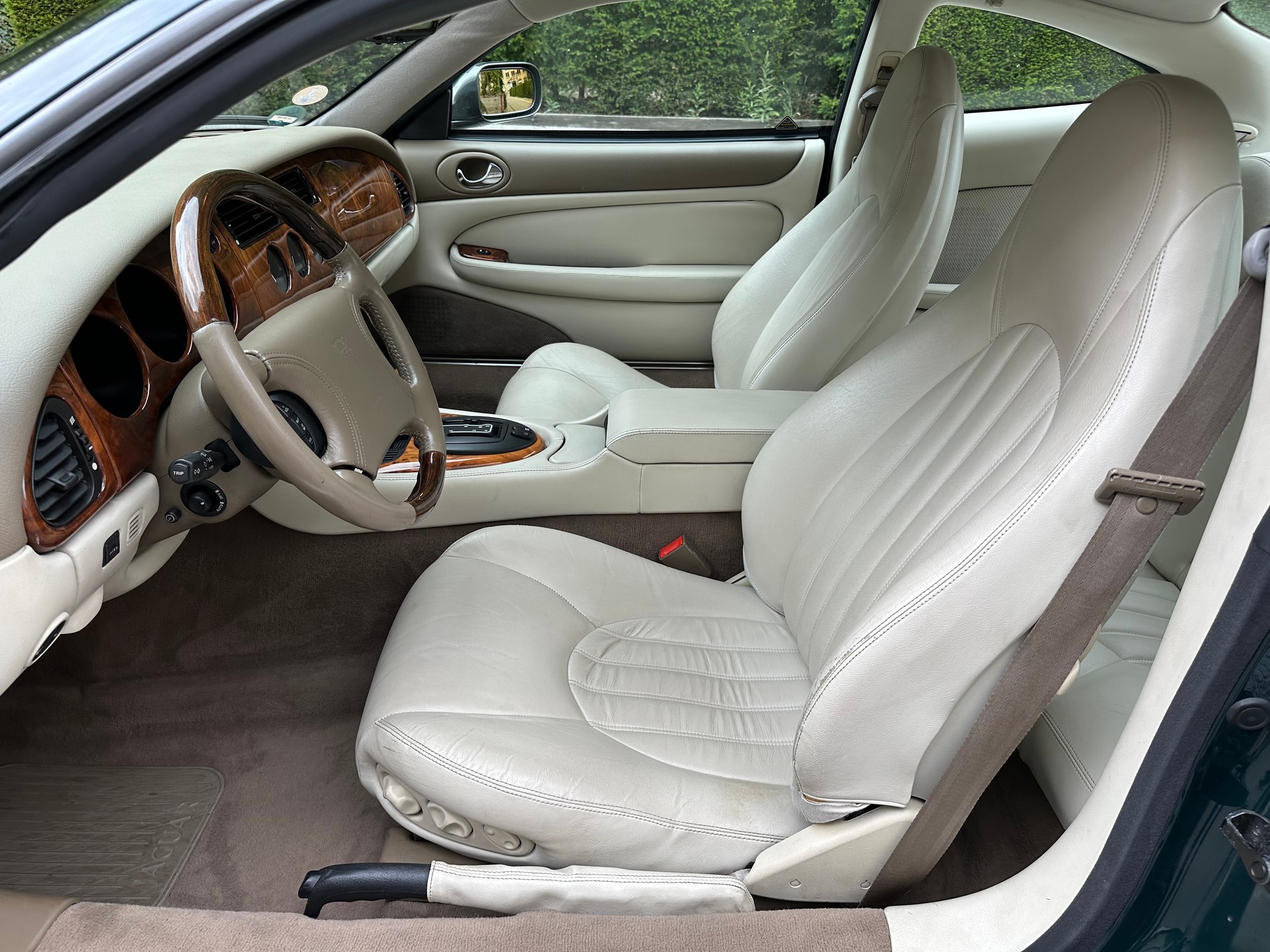 JAGUAR XK8 4.0-image-9
